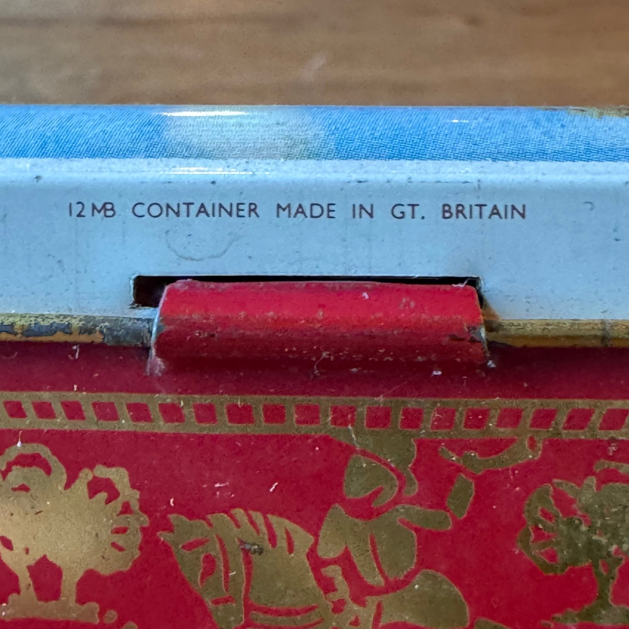 Groot Engels jachttafereel - blik in rood en goud, Great Britain - The Collectionist