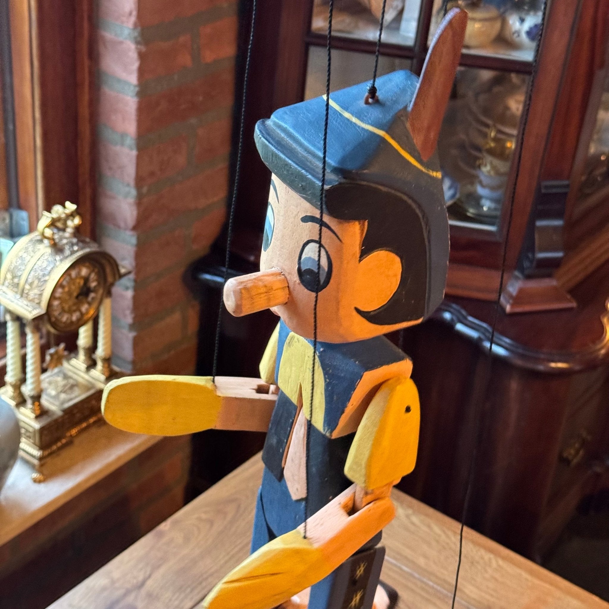 Grote houten Pinokkio marionet – handbeschilderd – ca. 60 cm - The Collectionist