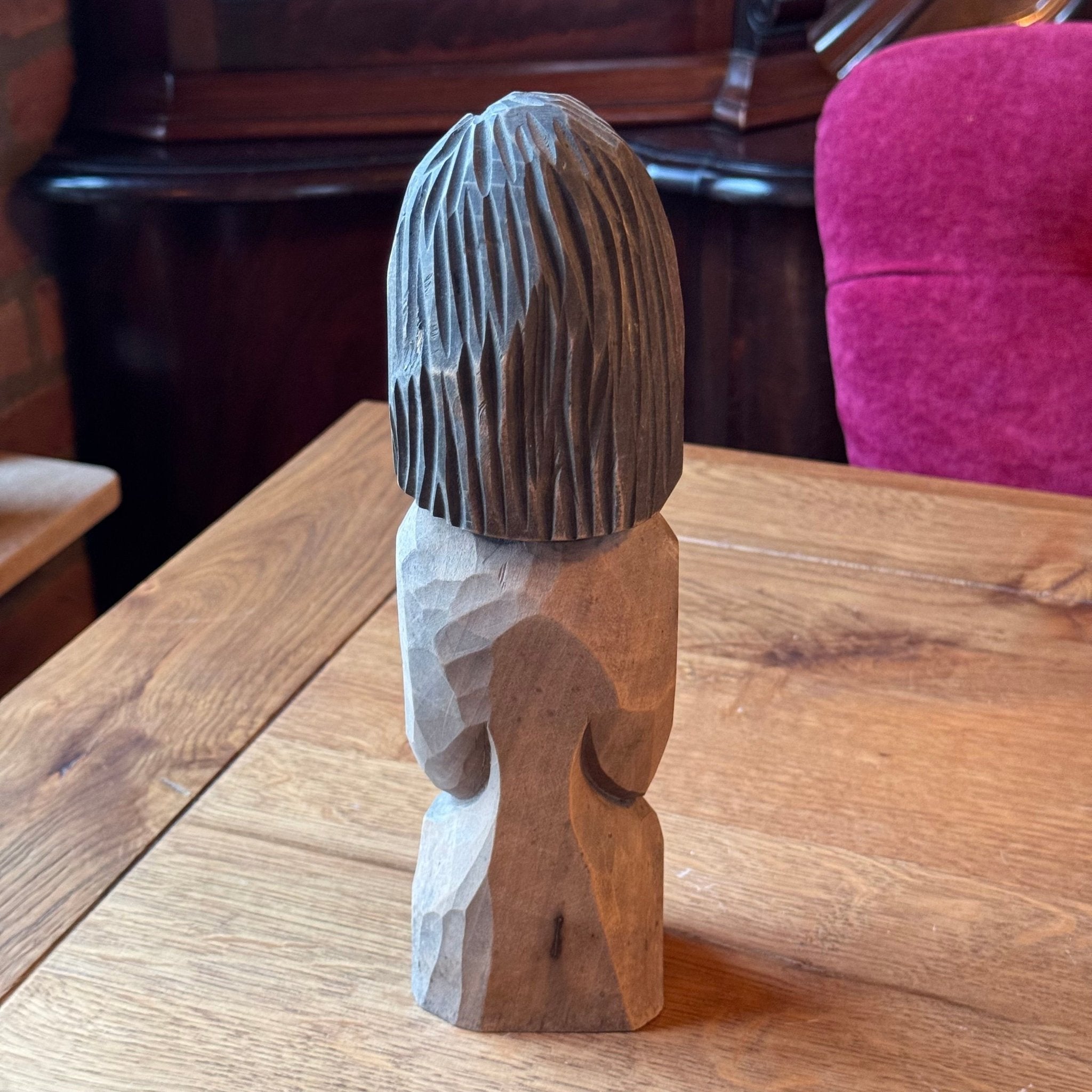 Handgesneden houten beeld van staande man met baard - The Collectionist