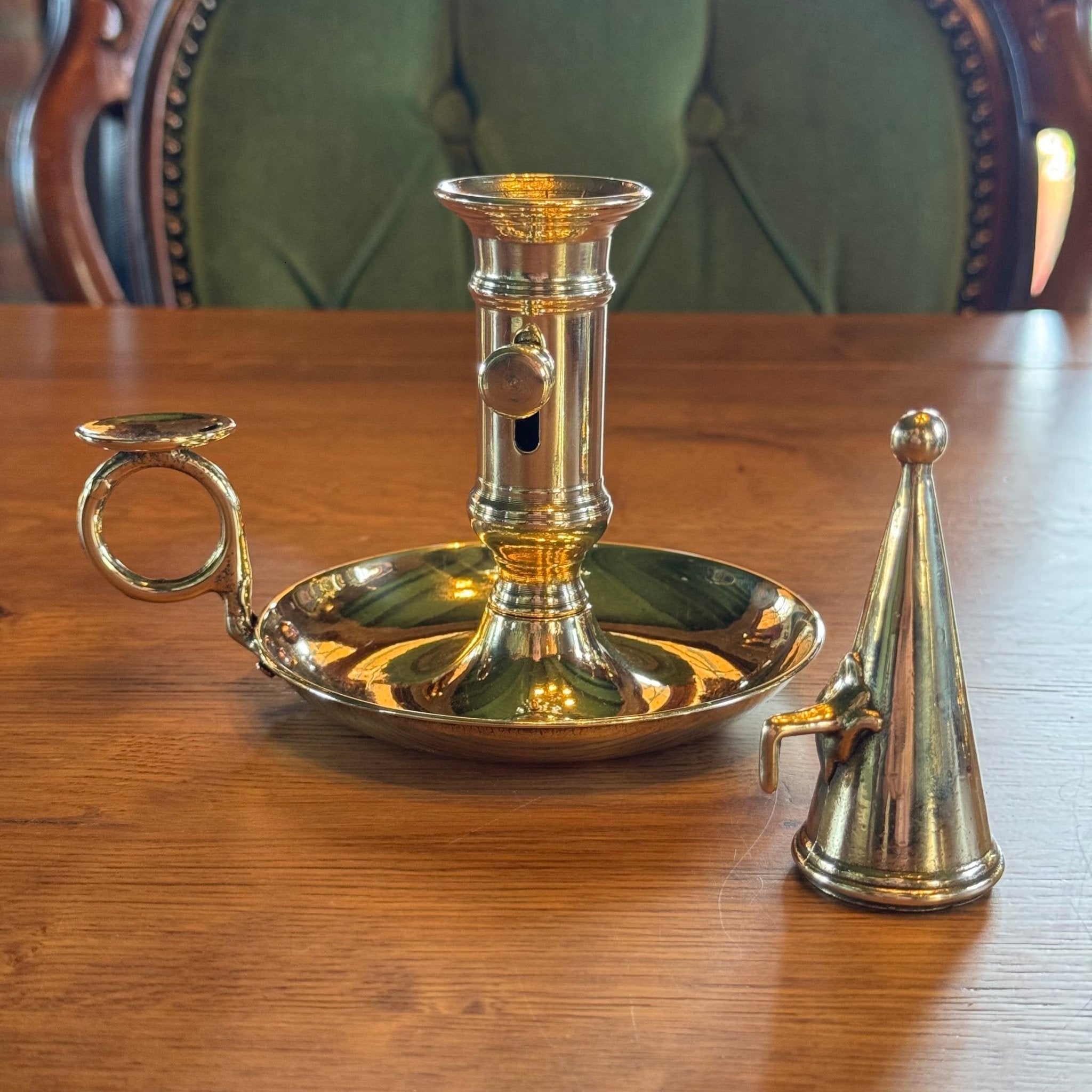 Koperen Kandelaar Met Dover - The Collectionist