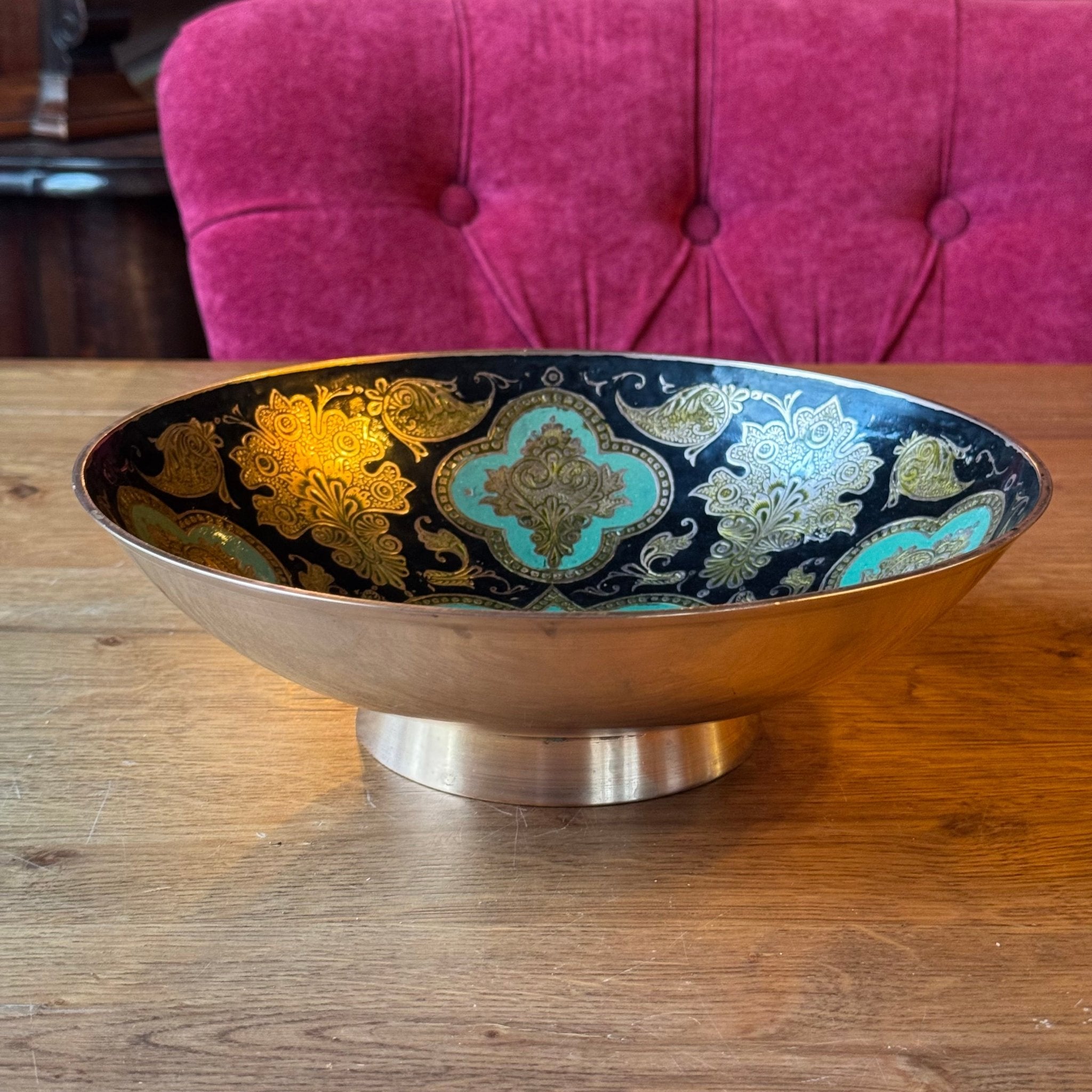 Messing schaal met geëmailleerde decoratie – India, Kashmir, midden 20e eeuw - The Collectionist