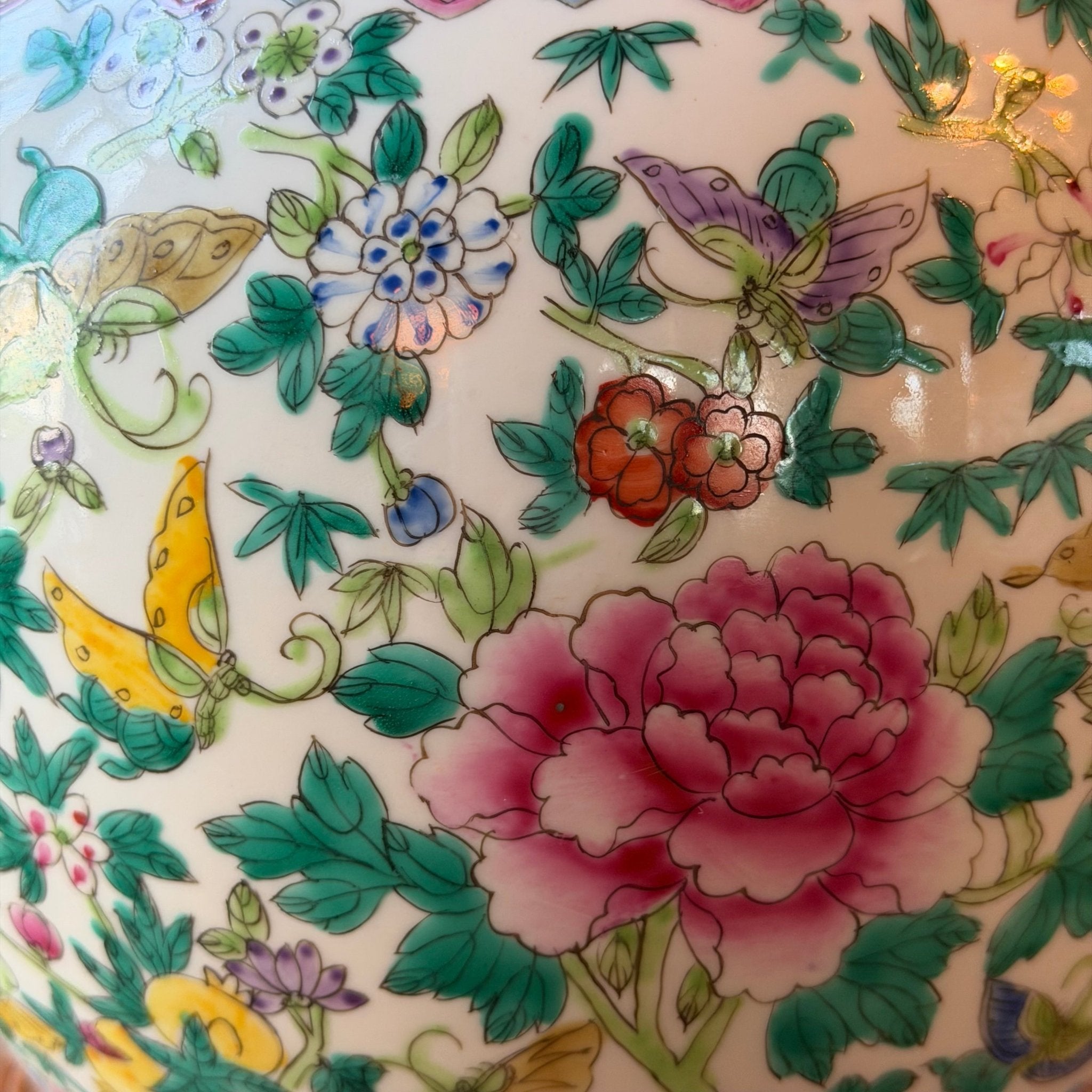 Paar Vintage Chinese Porseleinen Dekselpotten met Bloemen & Vogels – Famille Rose Stijl - The Collectionist