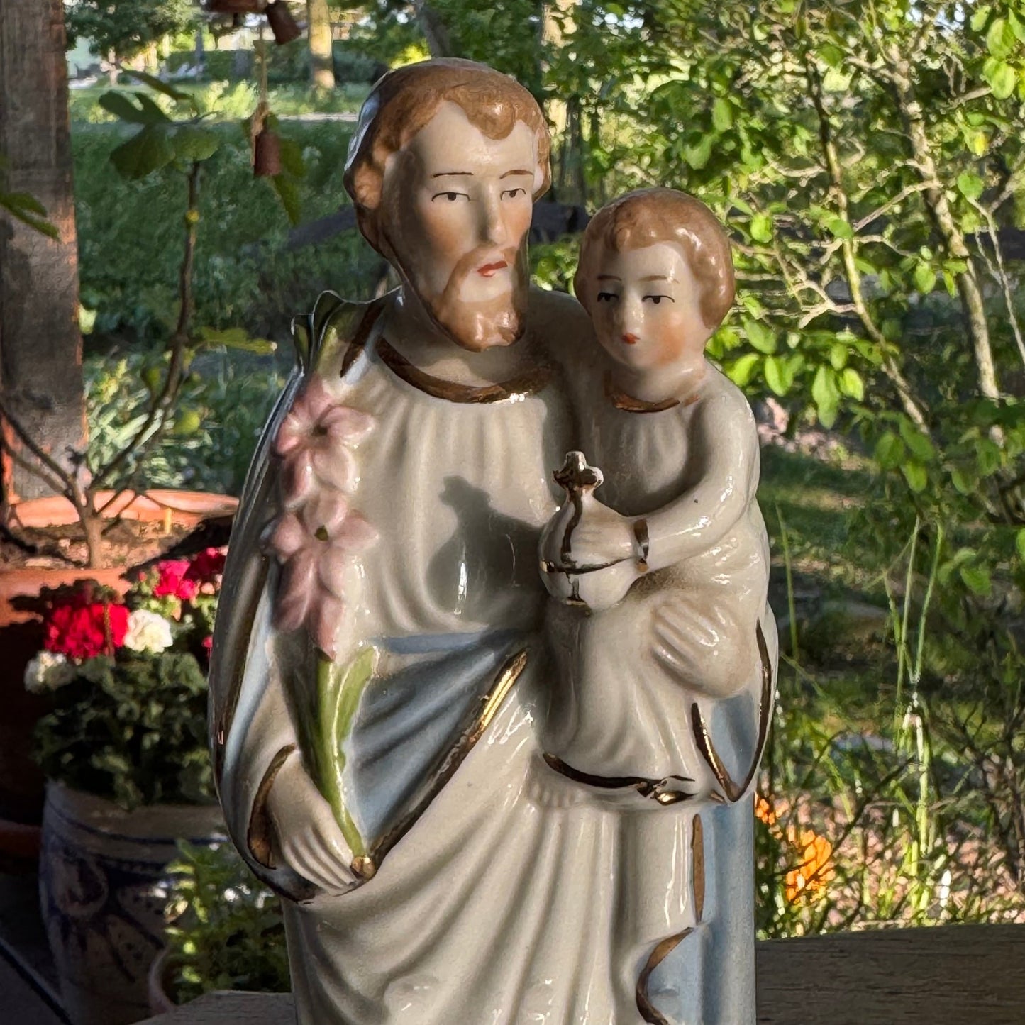 Porseleinen Beeldje van de Heilige Jozef en Kind Jezus - The Collectionist