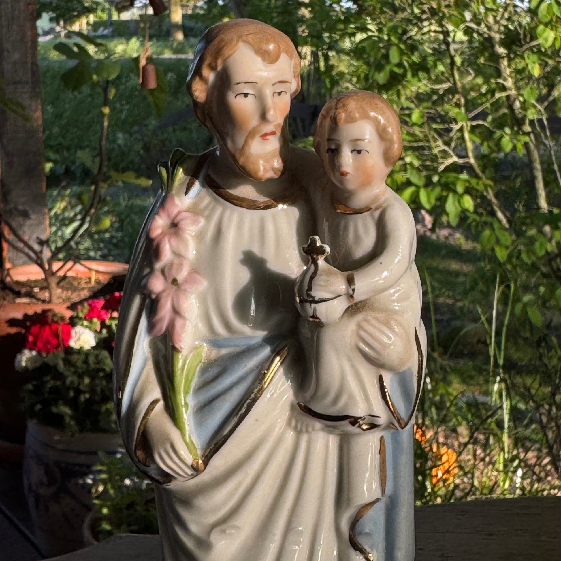 Porseleinen Beeldje van de Heilige Jozef en Kind Jezus - The Collectionist