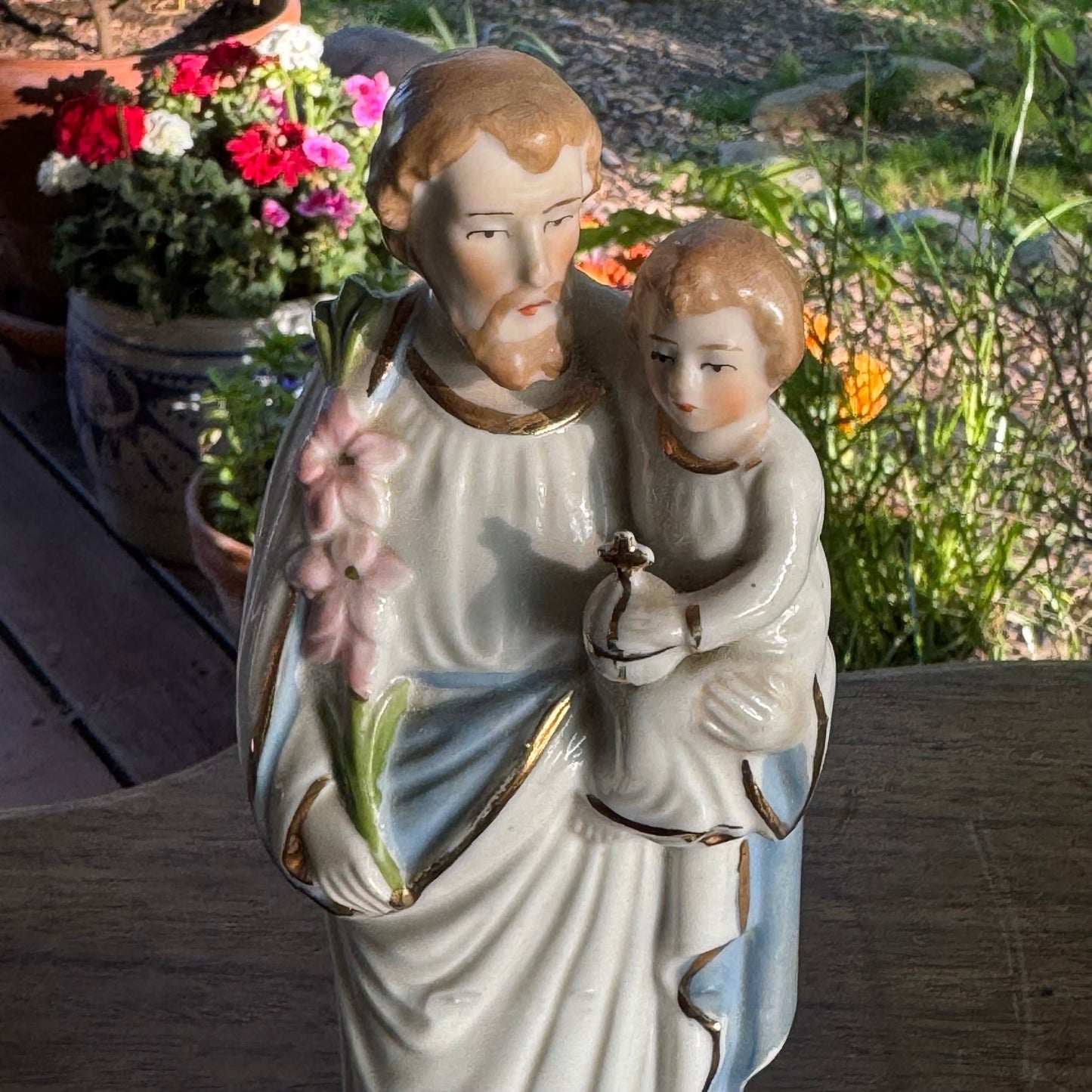 Porseleinen Beeldje van de Heilige Jozef en Kind Jezus - The Collectionist