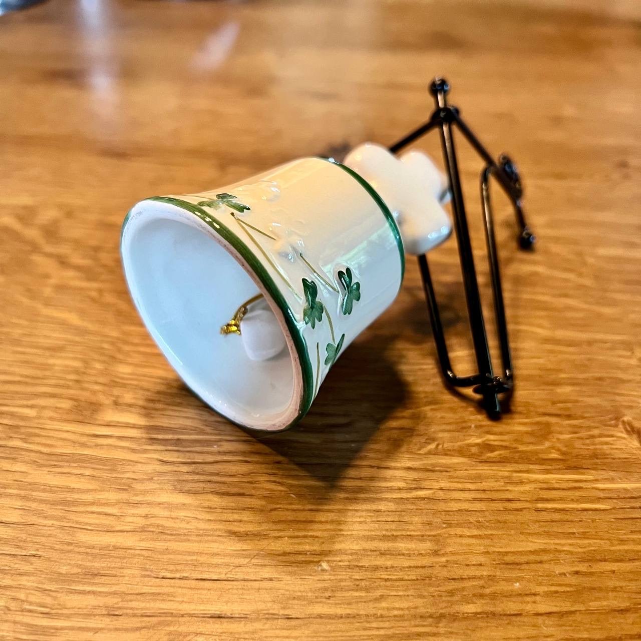 Porseleinen bel met kruisje - The Collectionist