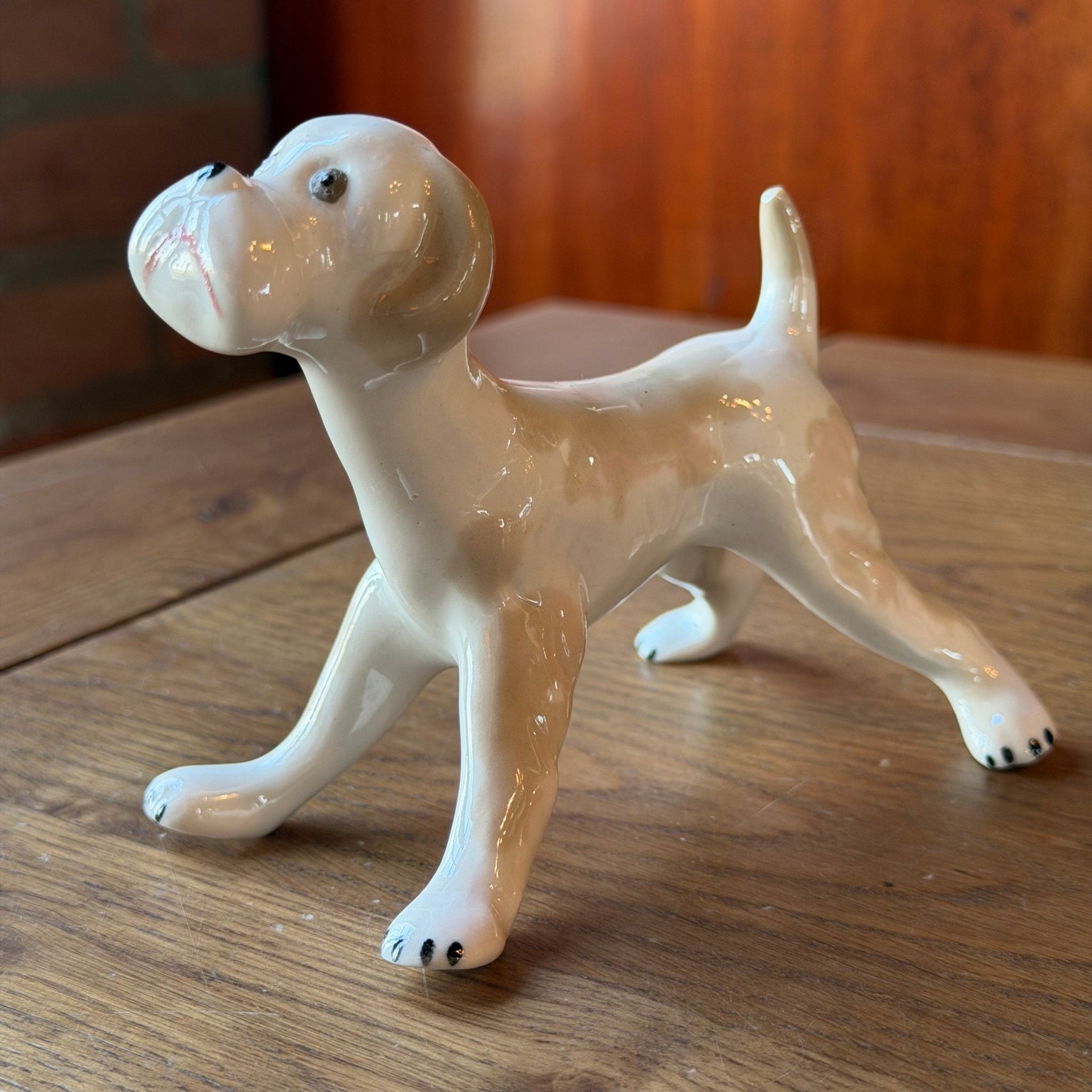 Porseleinen hondje in speelse houding – vintage figurine - The Collectionist