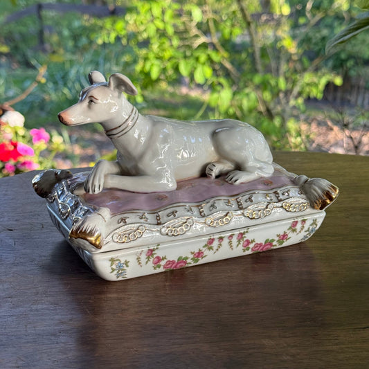 Porseleinen Sierdoos met Windhond op Kussen - The Collectionist
