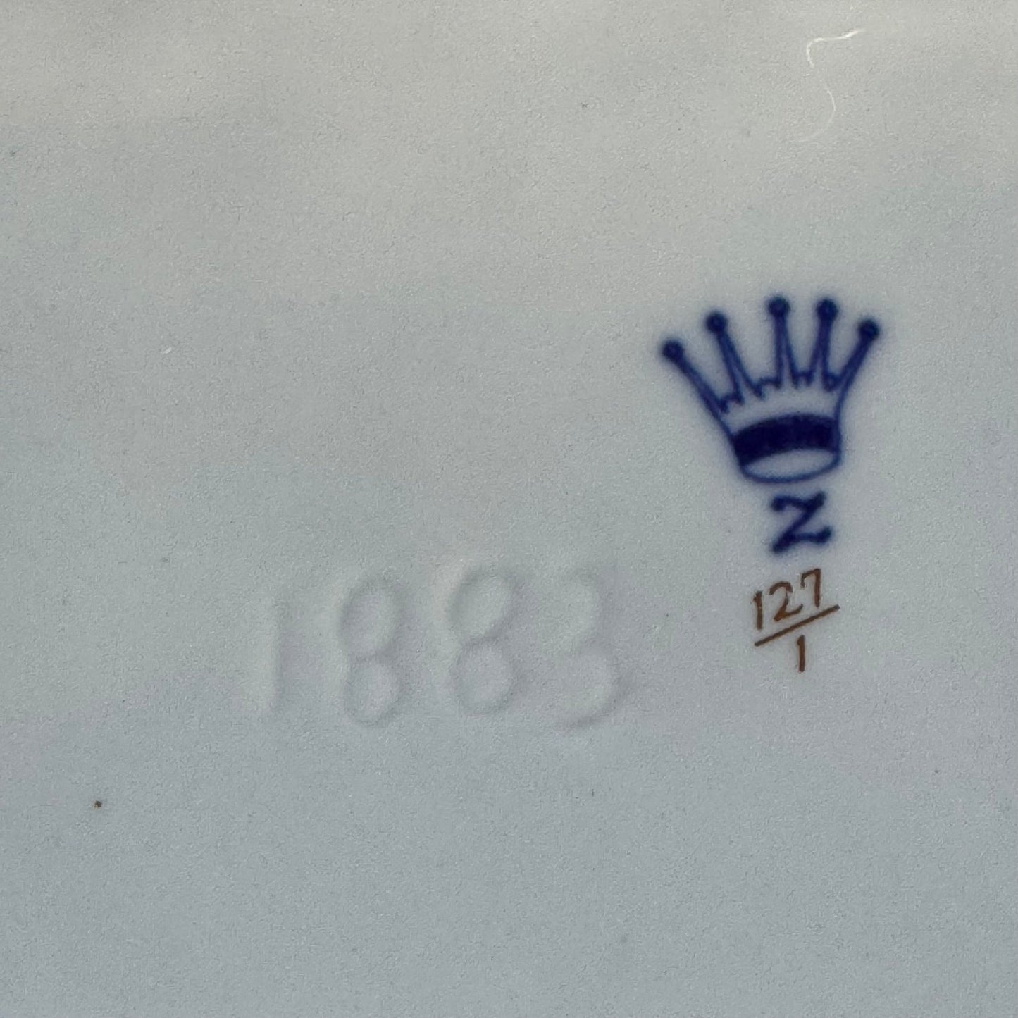 Porseleinen Sierdoos met Windhond op Kussen - The Collectionist