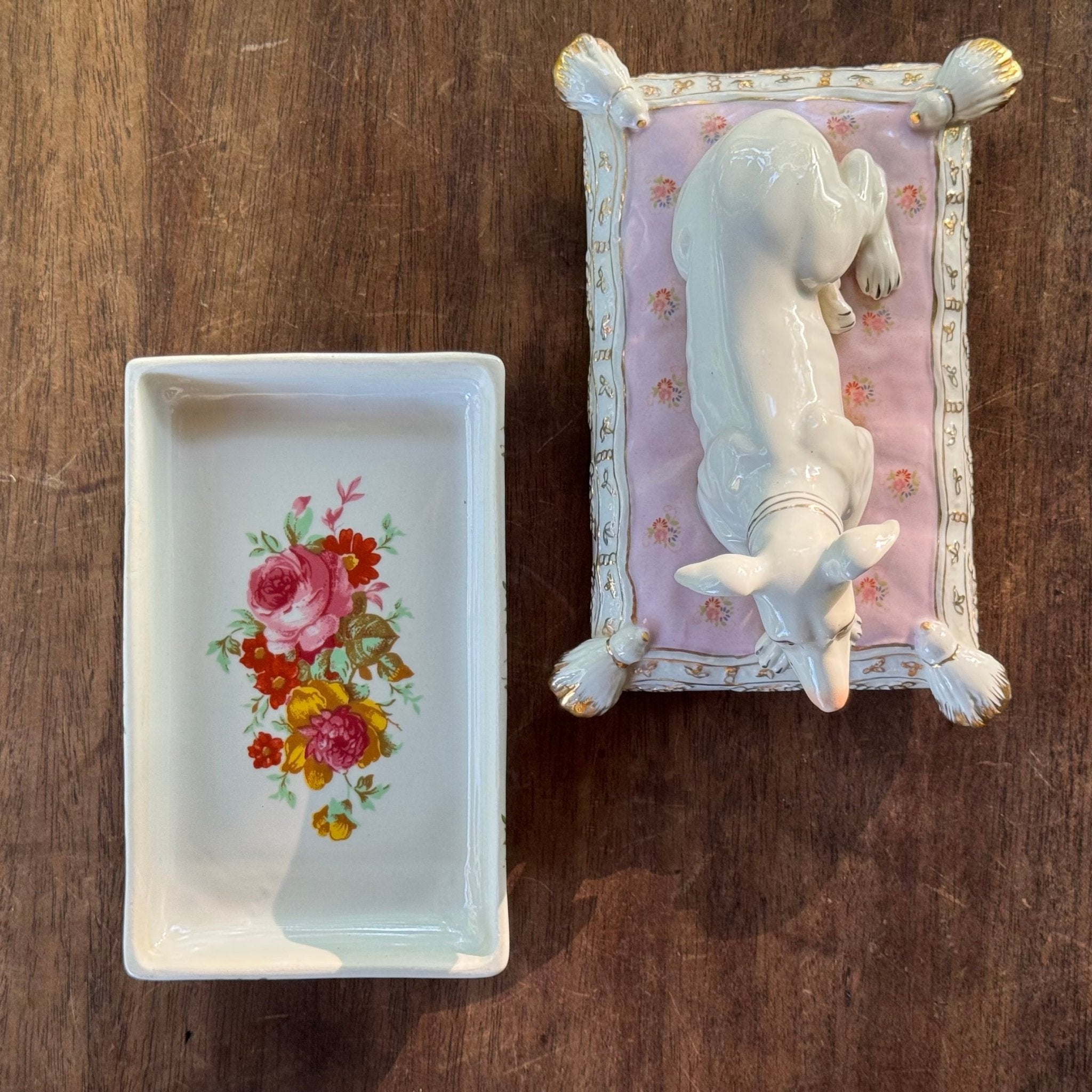 Porseleinen Sierdoos met Windhond op Kussen - The Collectionist