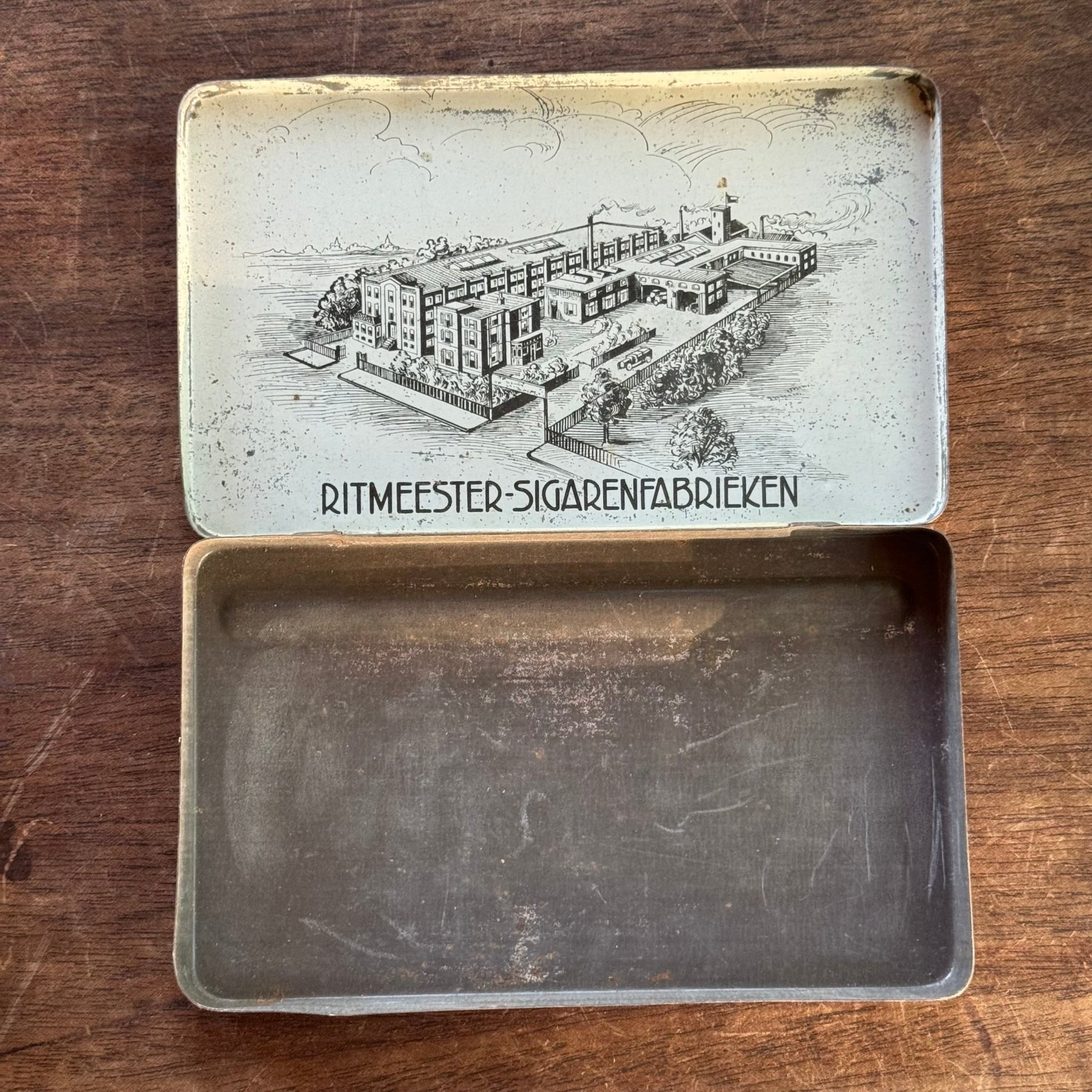 Ritmeester Fiat Sigarenblik Buat 1666 - The Collectionist