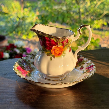 Royal Albert Old Country Roses Melkkannetje En Schotel - The Collectionist