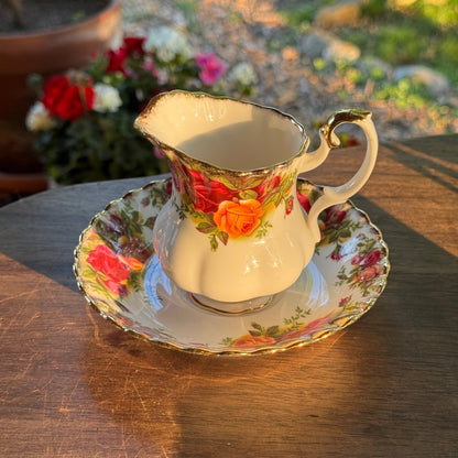 Royal Albert Old Country Roses Melkkannetje En Schotel - The Collectionist