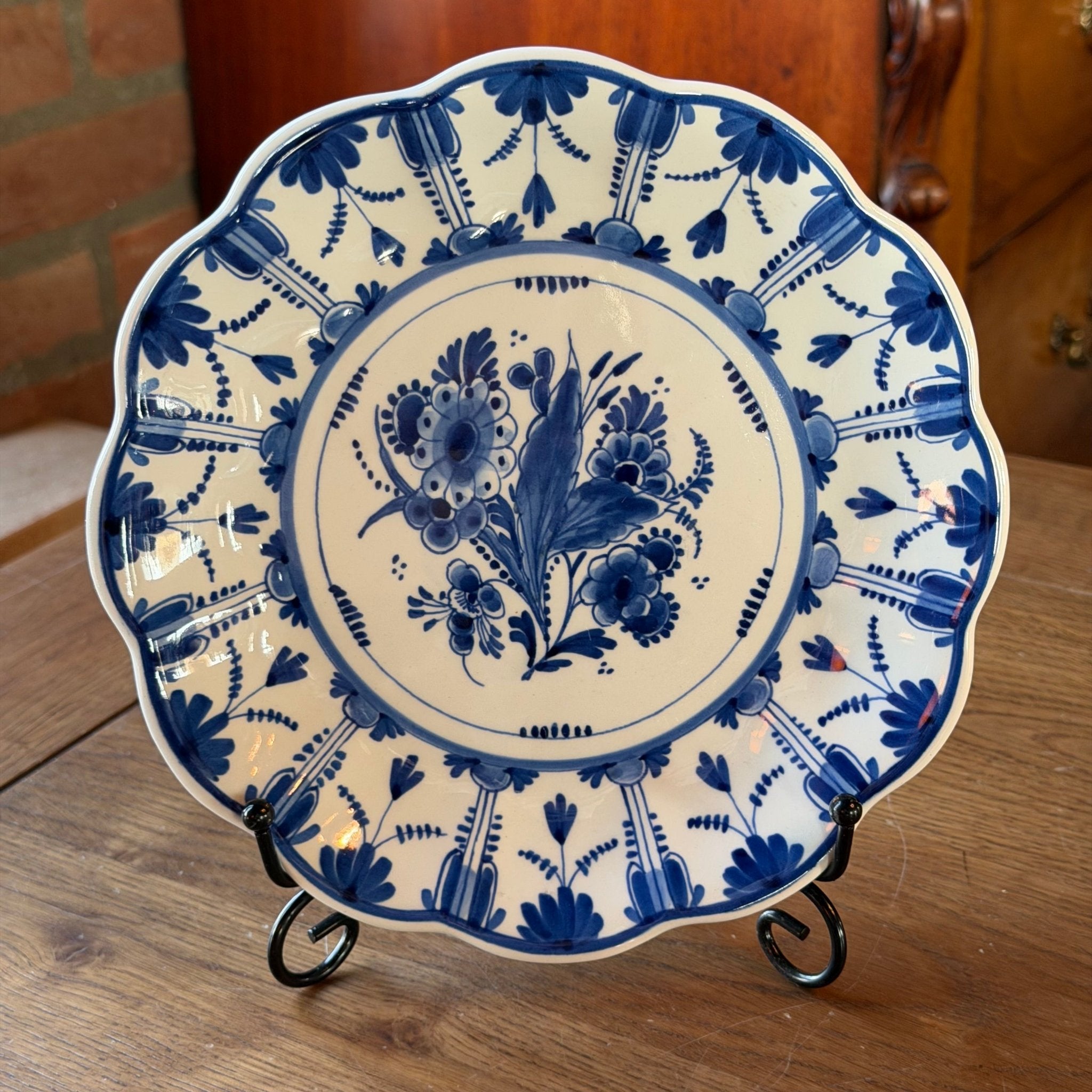 Royal Delft Wandbord – Handbeschilderd Blauw - Wit Bloemmotief – De Porceleyne Fles - The Collectionist