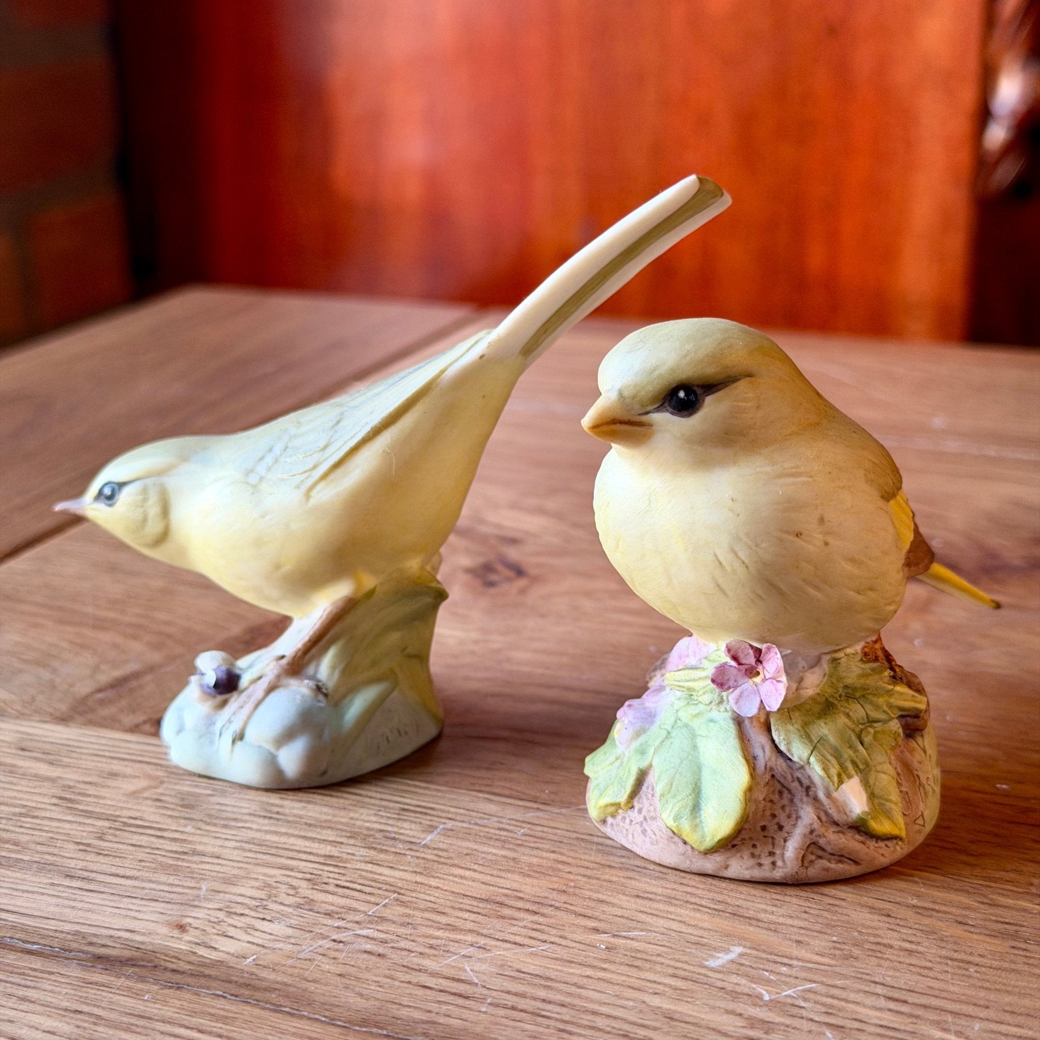 Set van 2 Aynsley Wild Bird Series Beeldjes – Green Finch & Yellow Wagtail – Engeland - The Collectionist