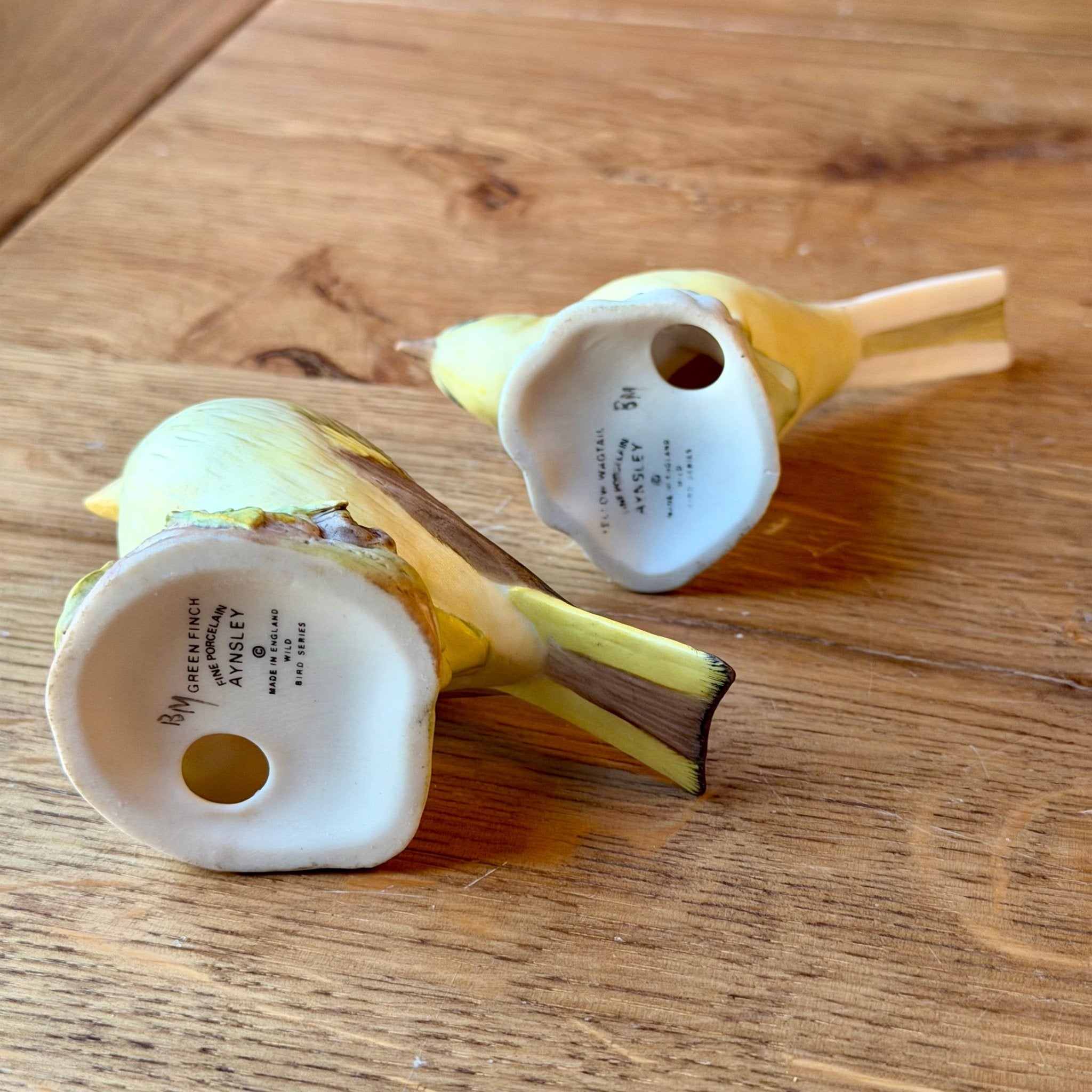 Set van 2 Aynsley Wild Bird Series Beeldjes – Green Finch & Yellow Wagtail – Engeland - The Collectionist