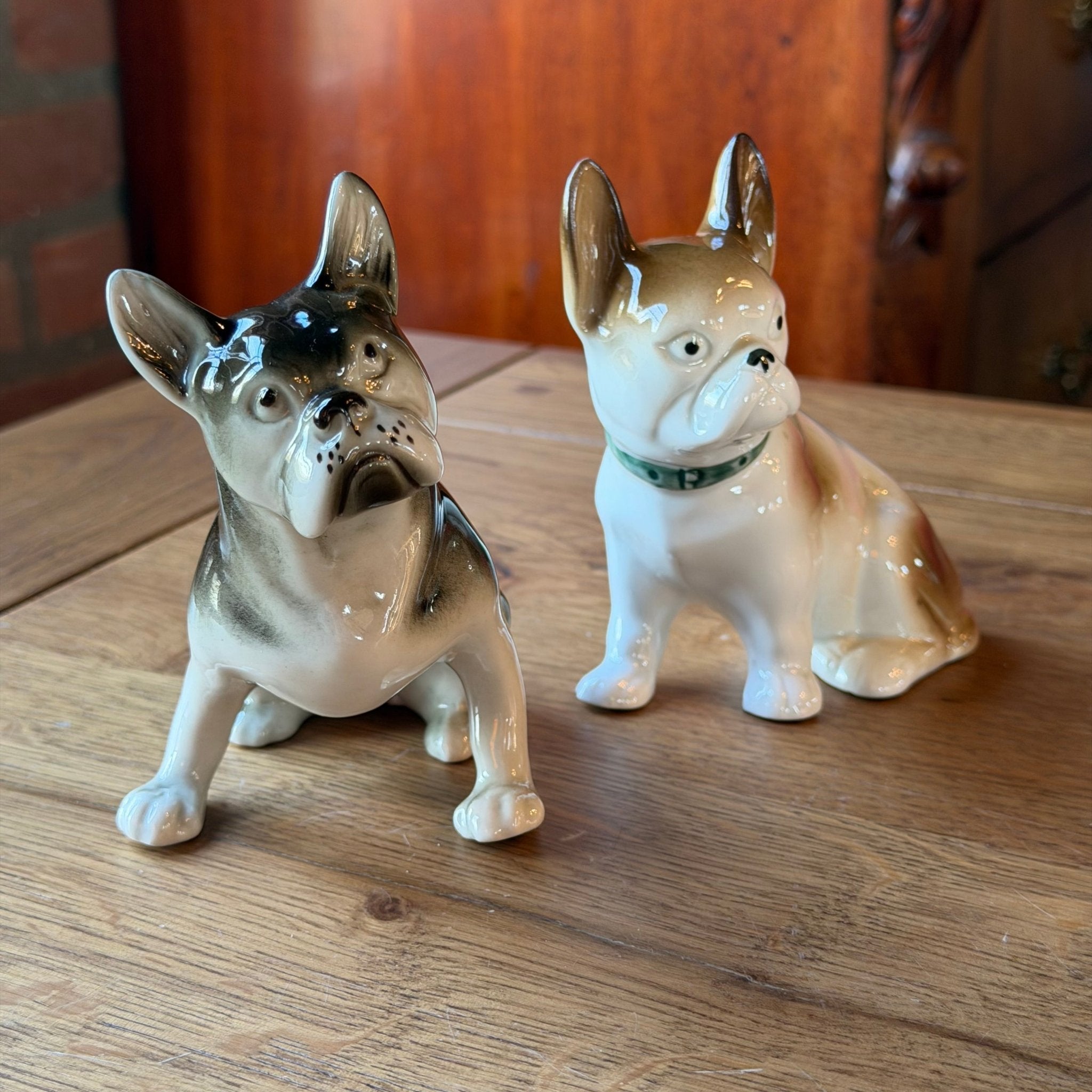 Stel Vintage Porseleinen King Charles Spaniels – Klassieke Staffordshire Stijl – Handbeschilderd - The Collectionist