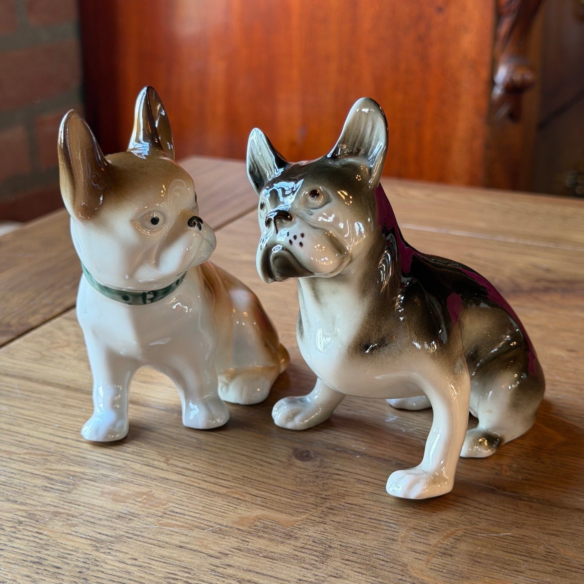 Stel Vintage Porseleinen King Charles Spaniels – Klassieke Staffordshire Stijl – Handbeschilderd - The Collectionist