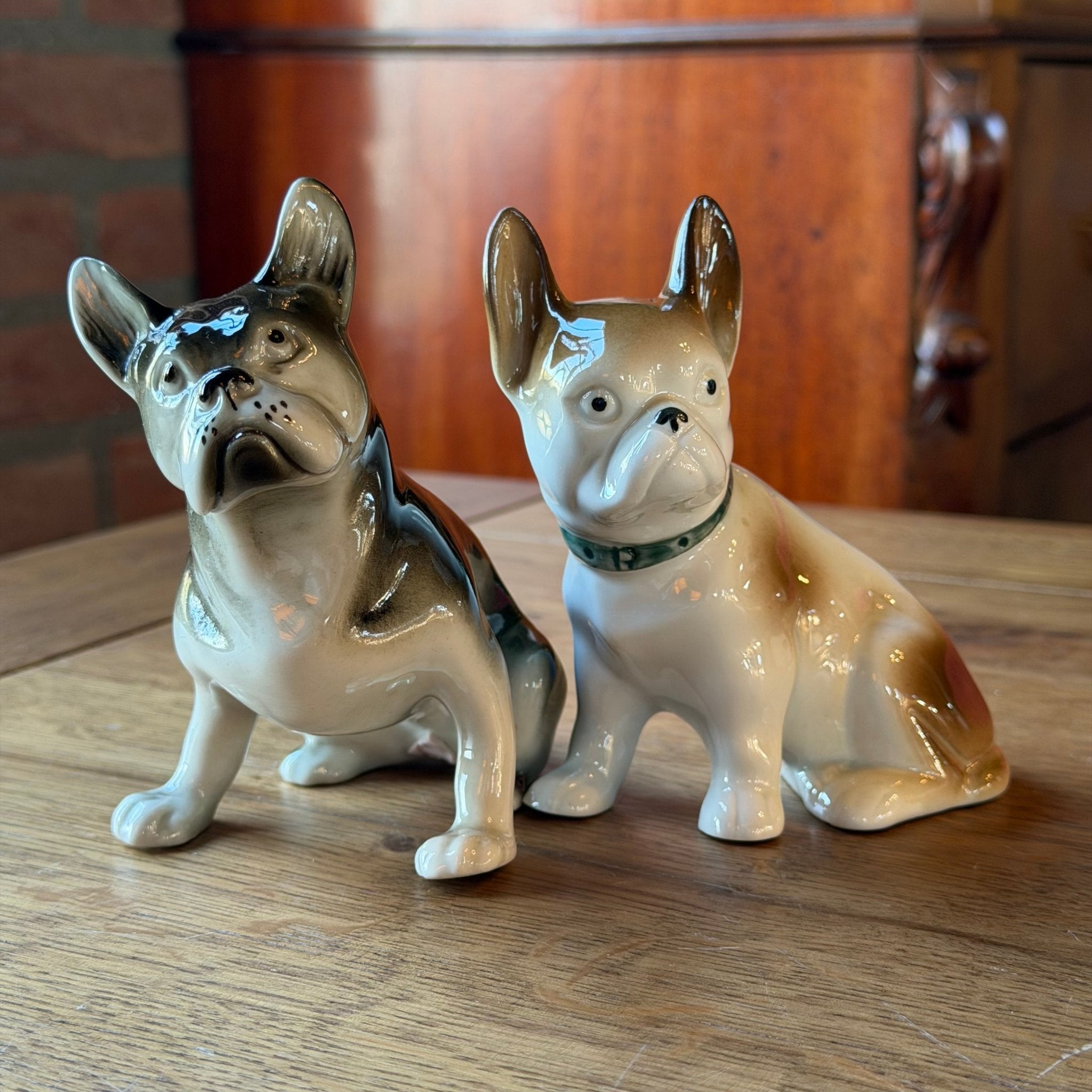 Stel Vintage Porseleinen King Charles Spaniels – Klassieke Staffordshire Stijl – Handbeschilderd - The Collectionist