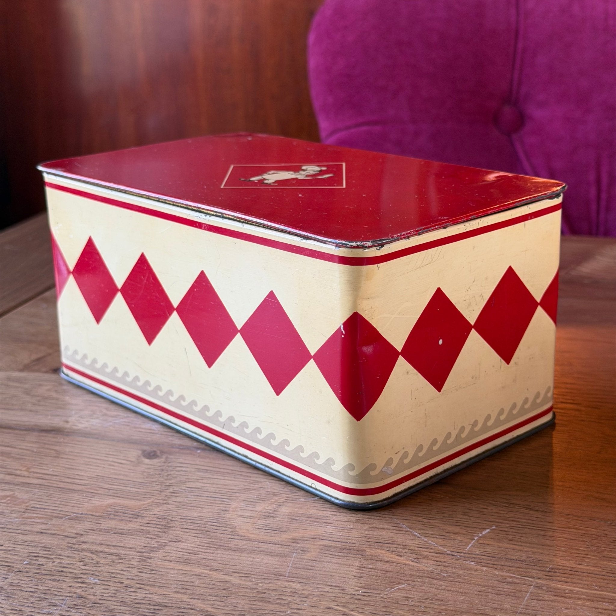 Vintage Bolletje Beschuitblik met Bakkertje – Rood Crème Retro Koekblik Jaren 60