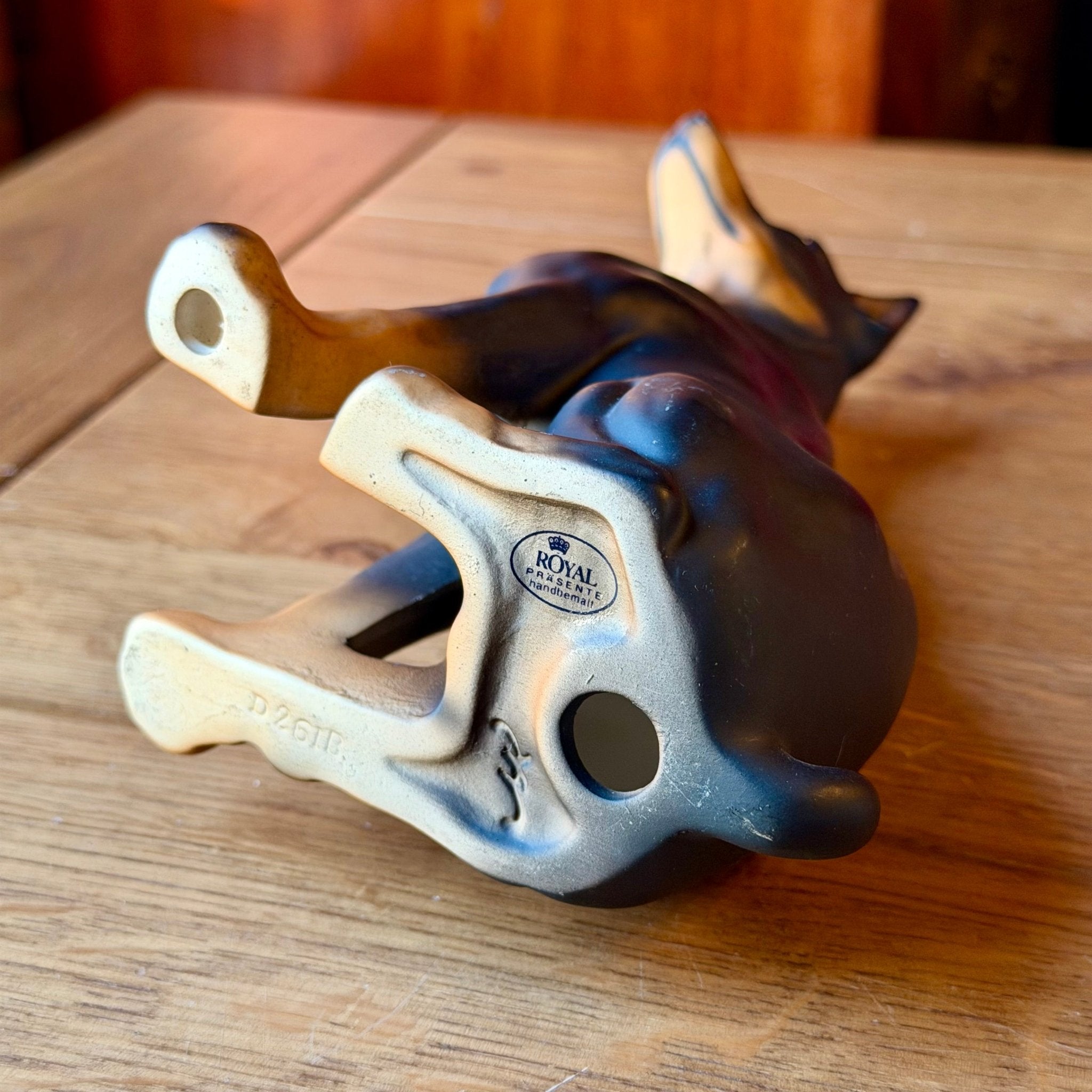 Vintage Royal Präsent Dobermann Pinscher – Handbeschilderd Duits Porselein – Model D261B - The Collectionist