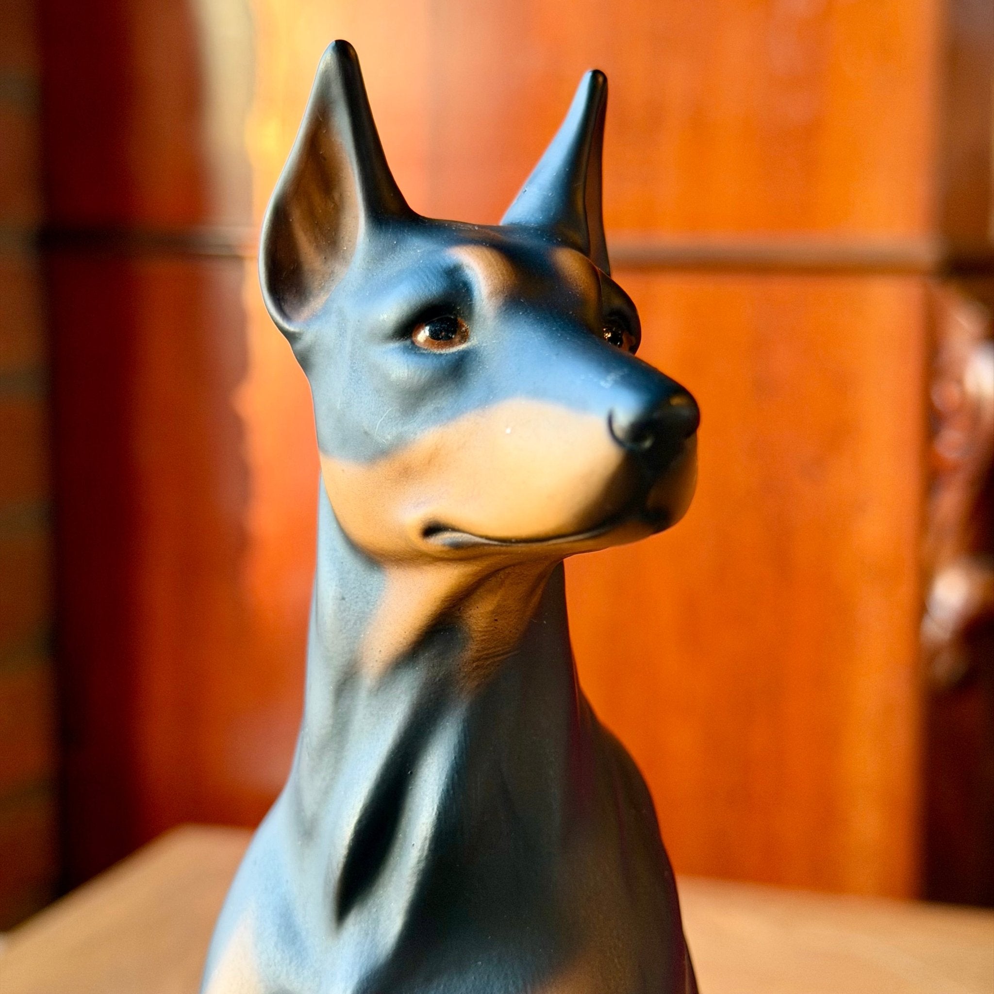 Vintage Royal Präsent Dobermann Pinscher – Handbeschilderd Duits Porselein – Model D261B - The Collectionist