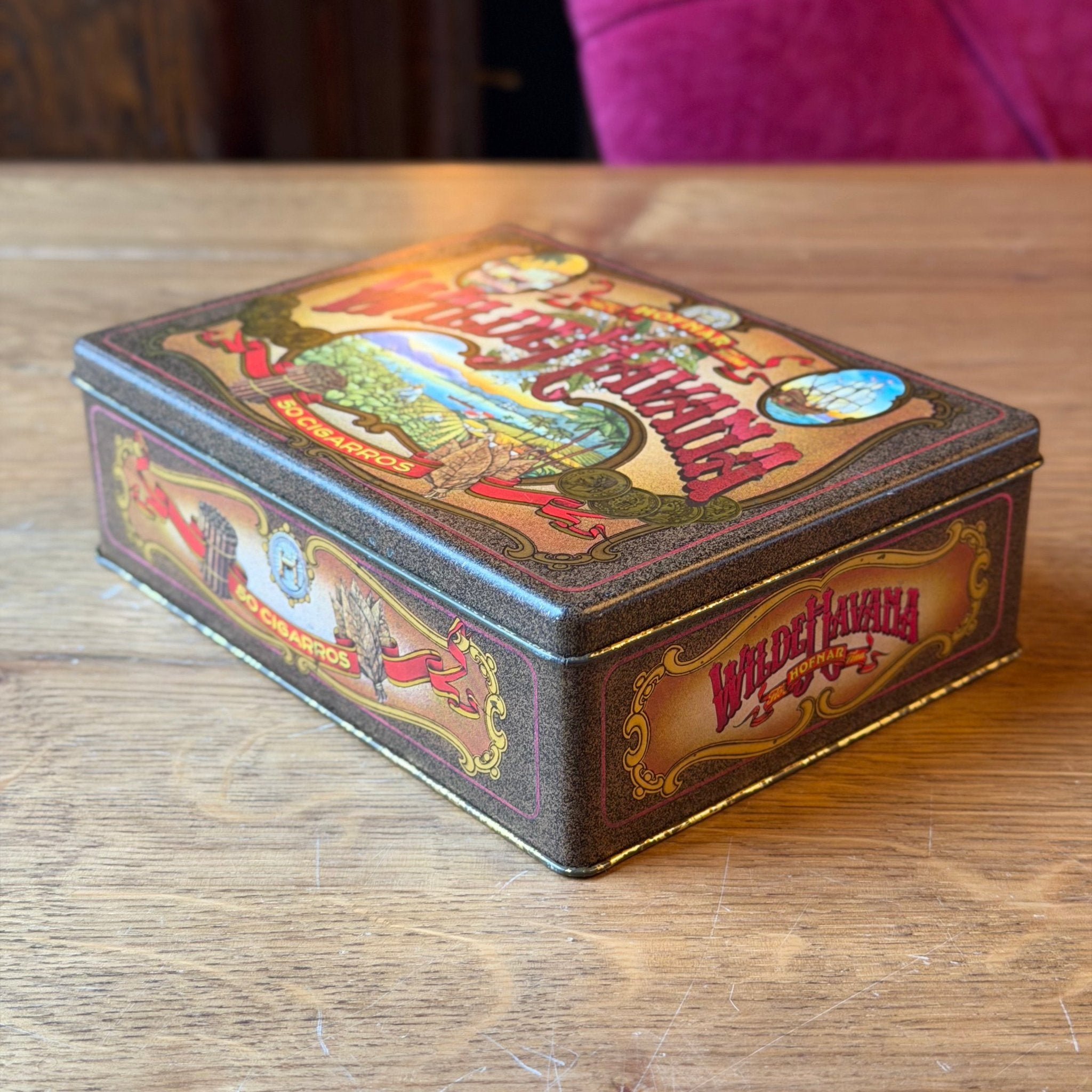 Vintage sigarenblik “Wilde Havana” – Hofnar – 50 Cigarros – lithografisch blik - The Collectionist