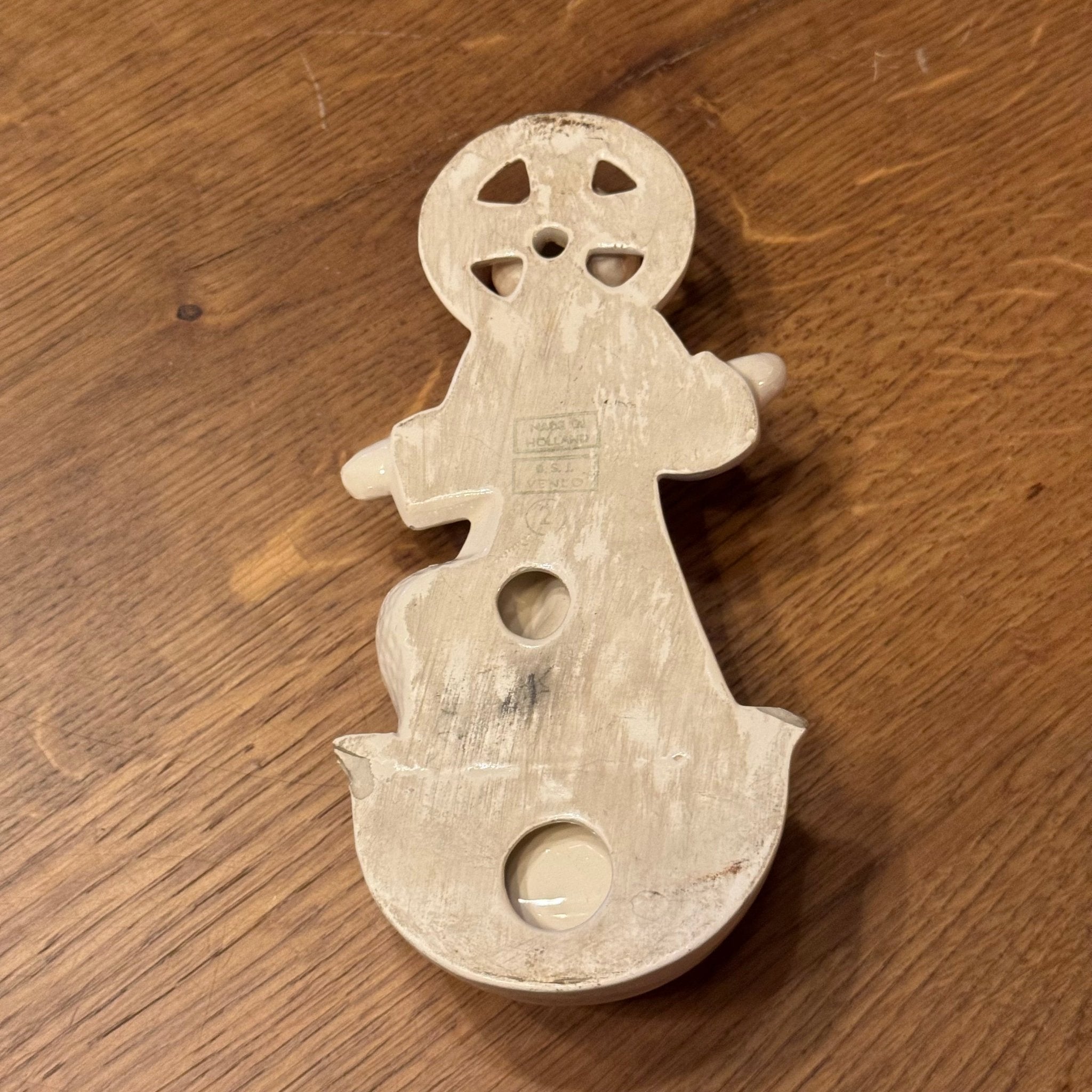 Vintage S.L. Venlo Heilig Hart Kinderbeeld met Wijwaterbakje – Keramiek – Nederland - The Collectionist