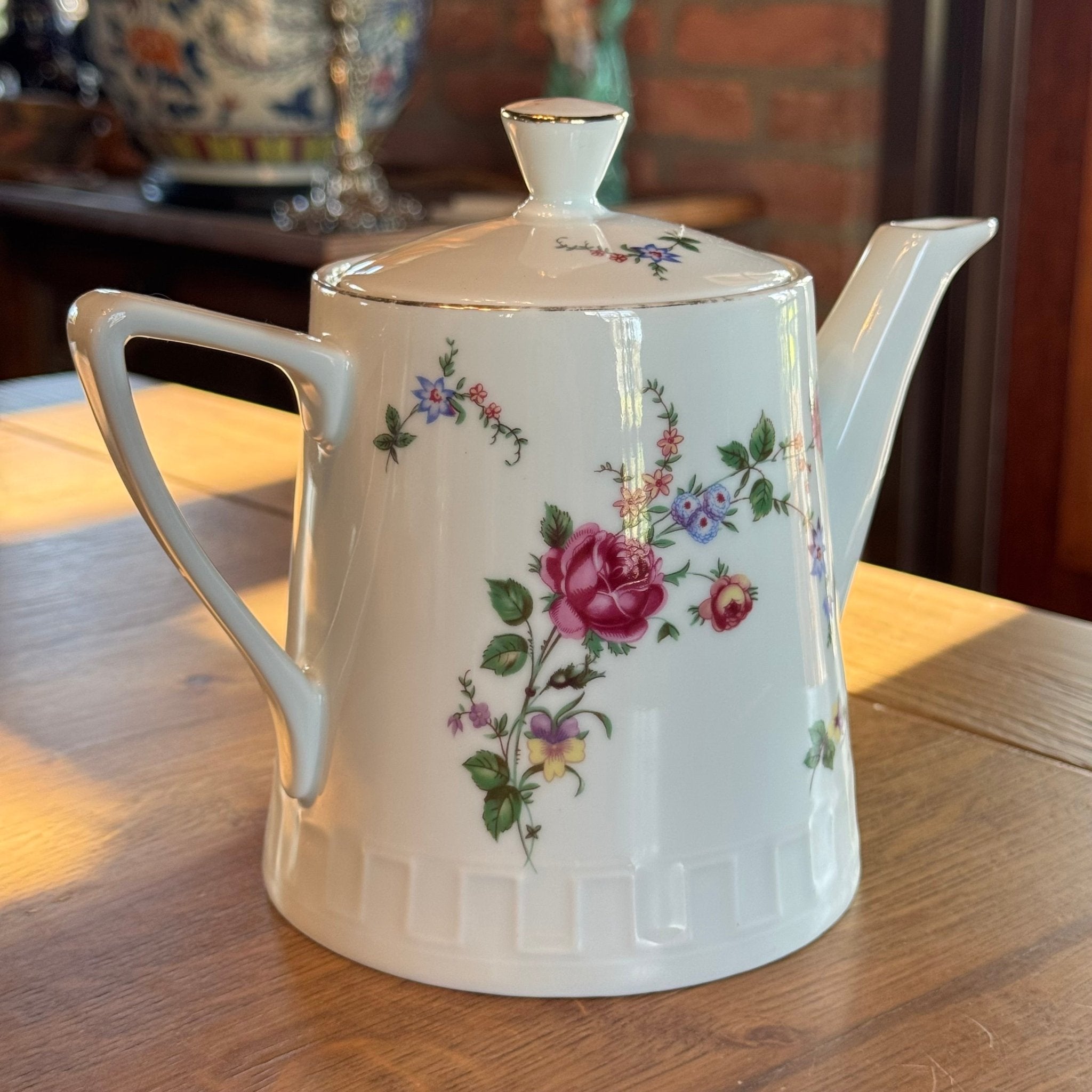 Wawel porseleinen theepot – Polen – bloemendecor met goudaccenten - The Collectionist