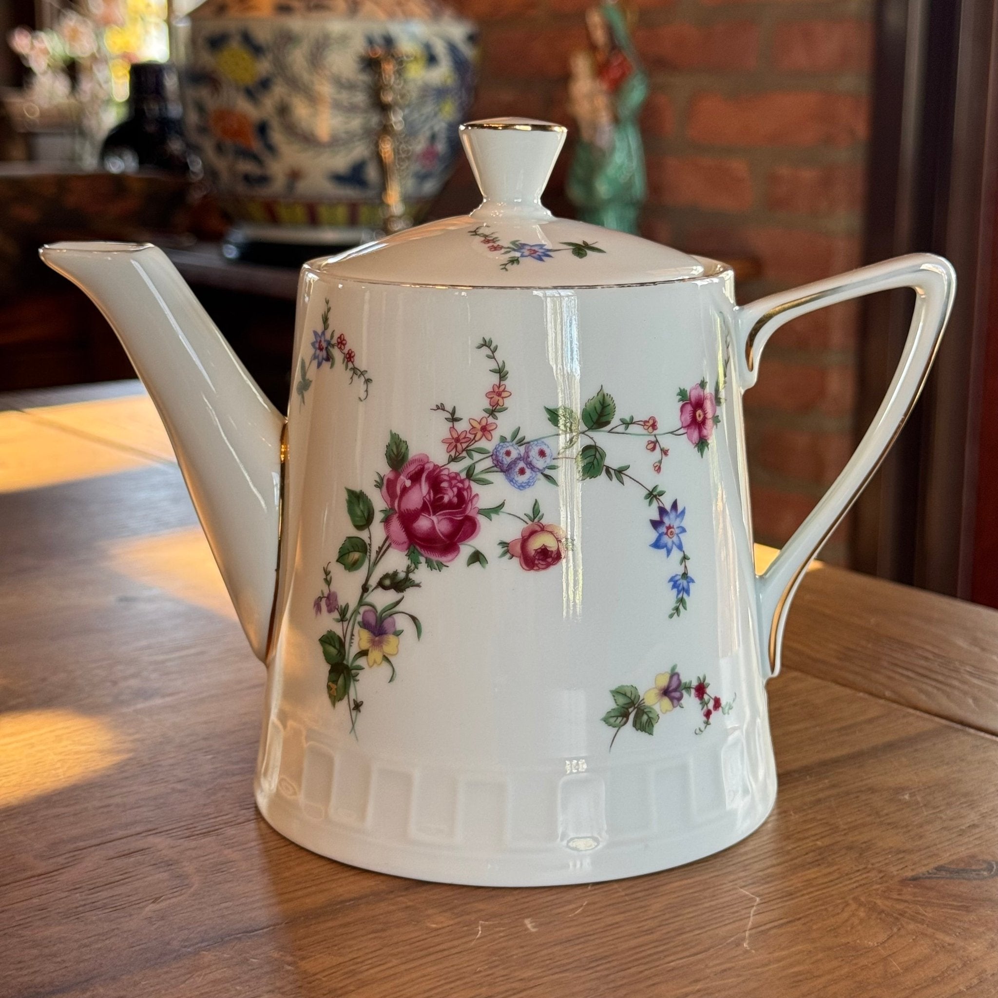 Wawel porseleinen theepot – Polen – bloemendecor met goudaccenten - The Collectionist