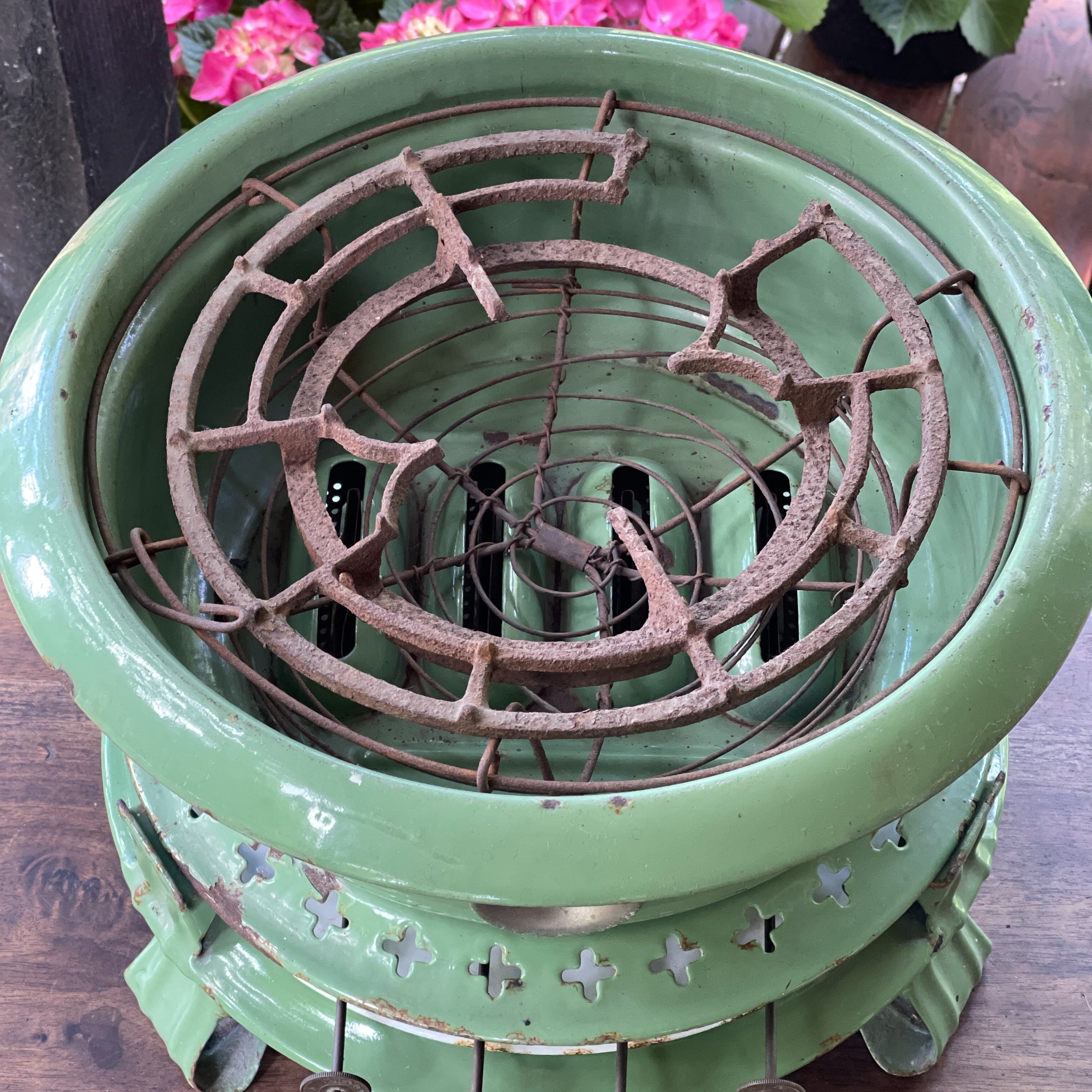 4 Pits Petroleumstel Kroon Nederlandse Emaille Fabriek - The Collectionist