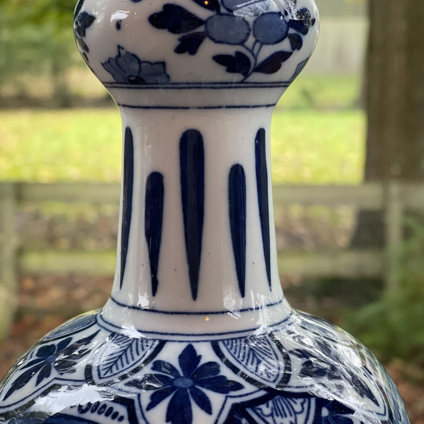 Twee Delfts Blauwe Knobbelvazen (1900) - Bamestra Curiosa