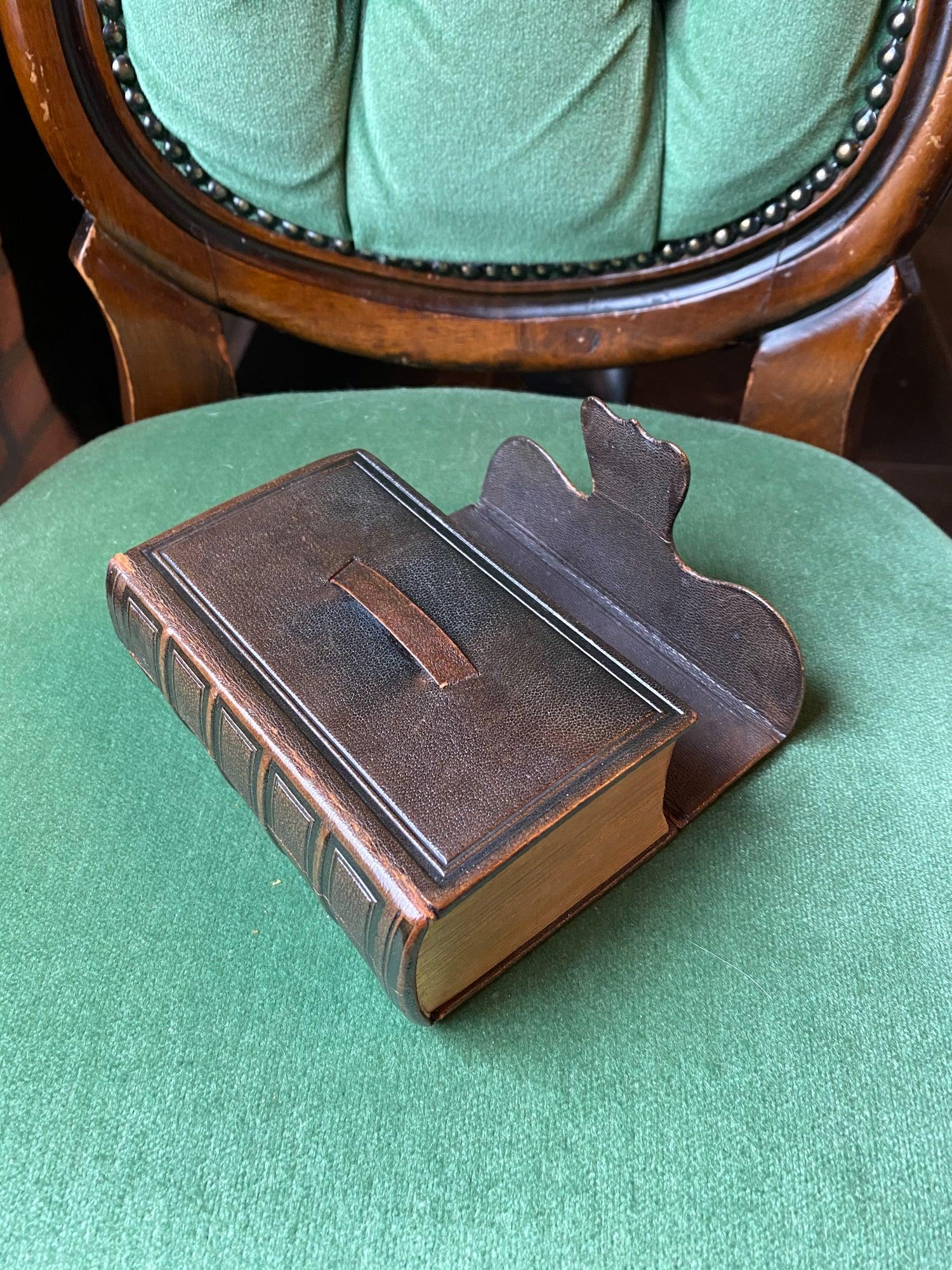 Antieke bijbel met leren kaft uit 1884 - Bamestra Curiosa