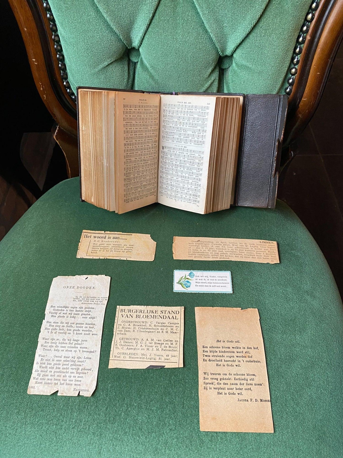 Antieke bijbel met leren kaft uit 1884 - Bamestra Curiosa