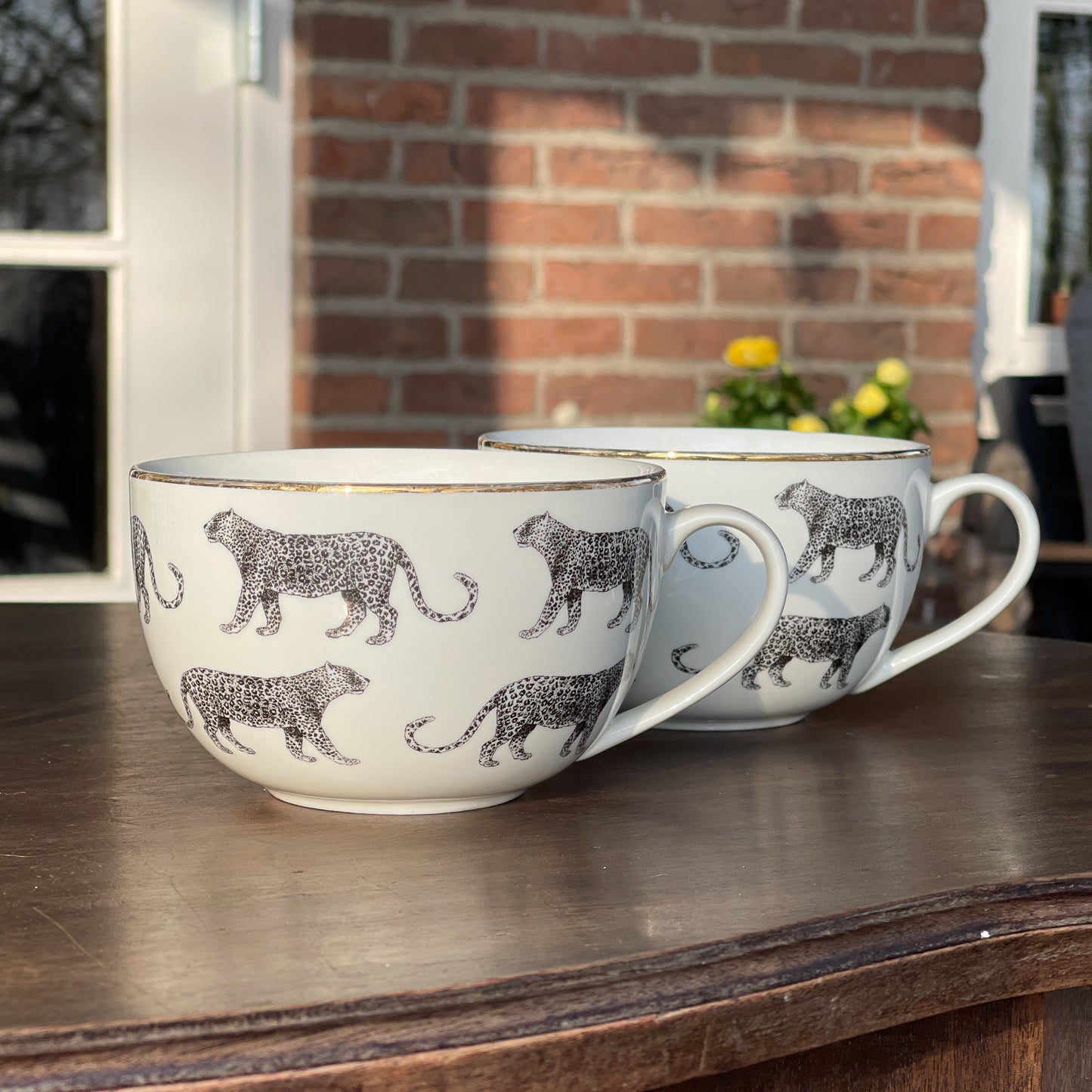 Twee Mokken Van H&M - Bamestra Curiosa