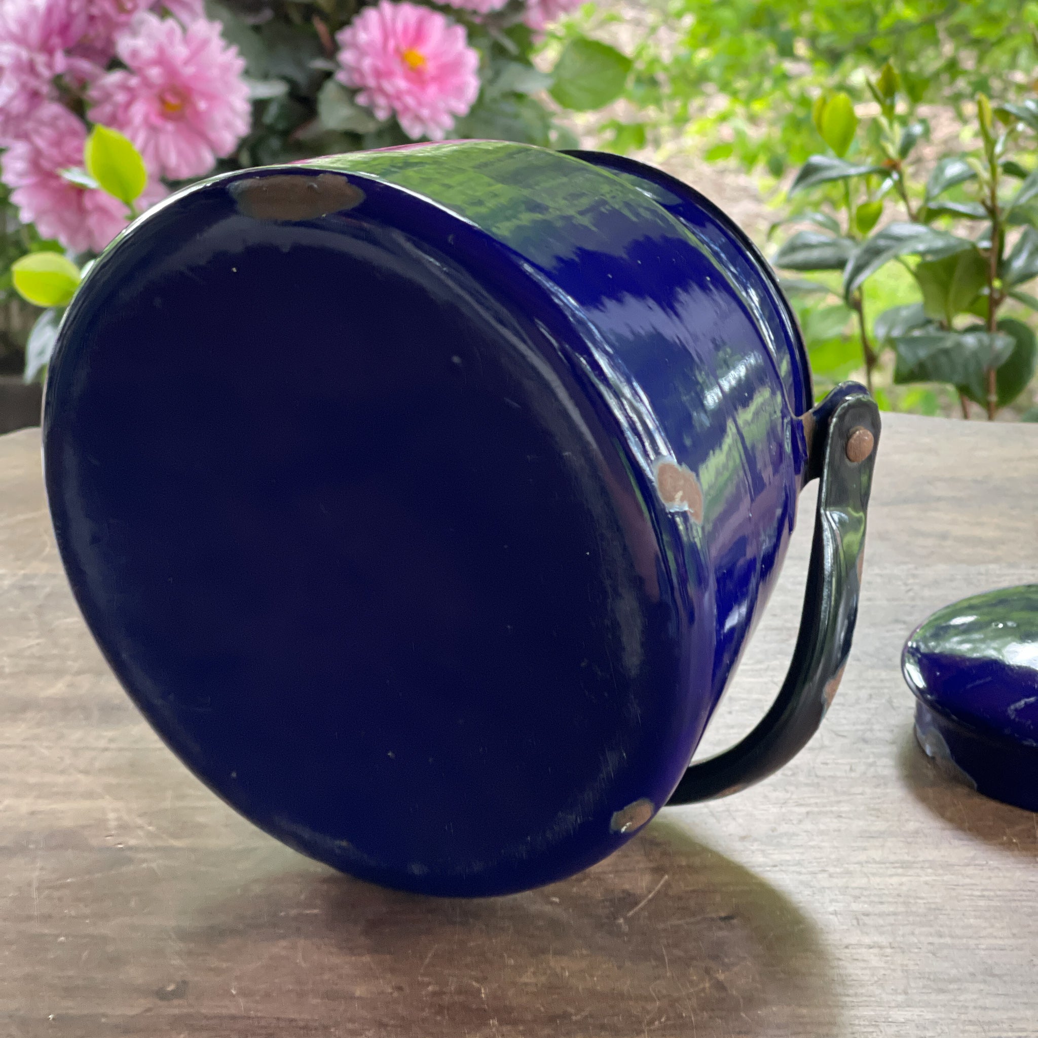 Blauw Emaille Ketel The Collectionist