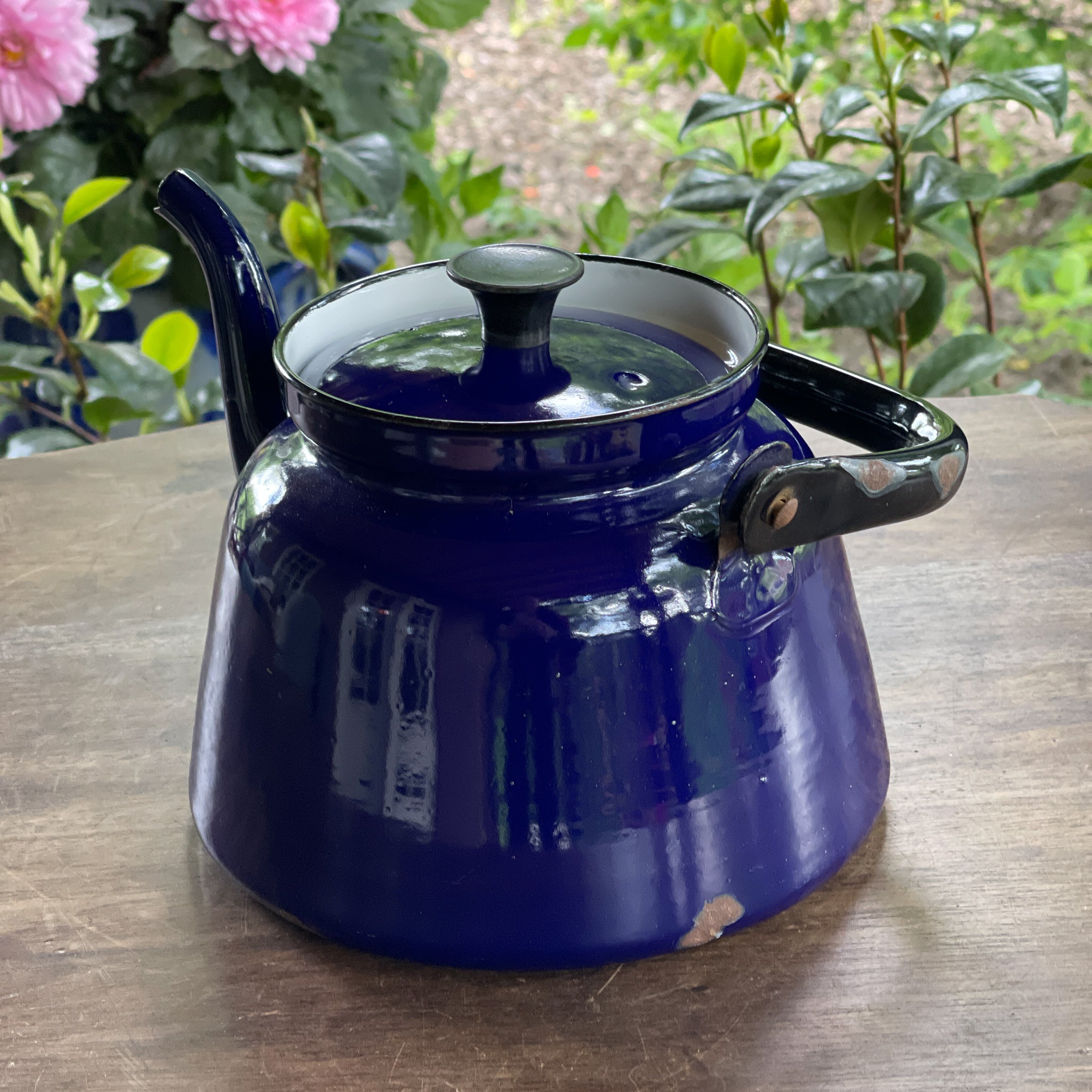 Blauw Emaille Ketel The Collectionist