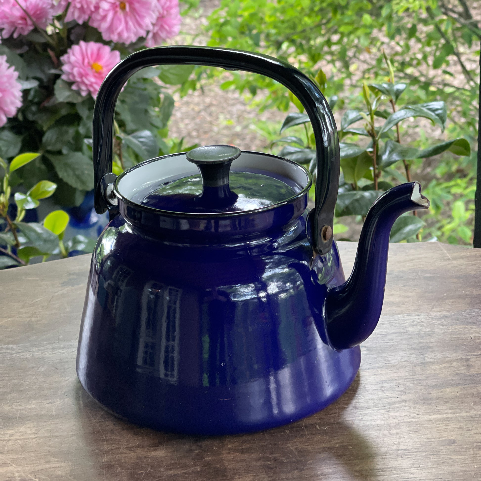 Blauw Emaille Ketel The Collectionist