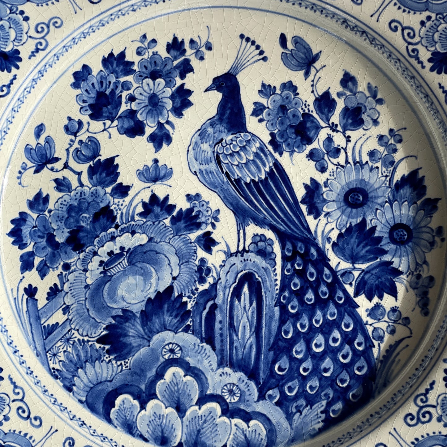 Delfts Blauw Wandbord Pauw De Porseleyne Fles 1947 - Bamestra Curiosa