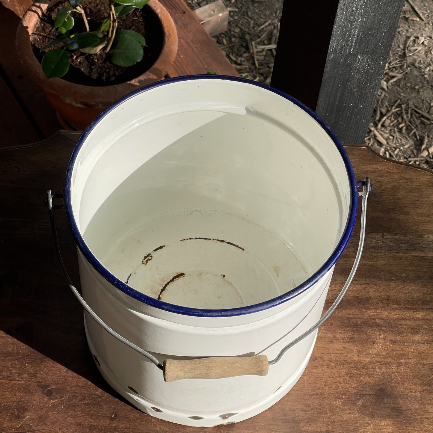 Emaille Emmer - Bamestra Curiosa