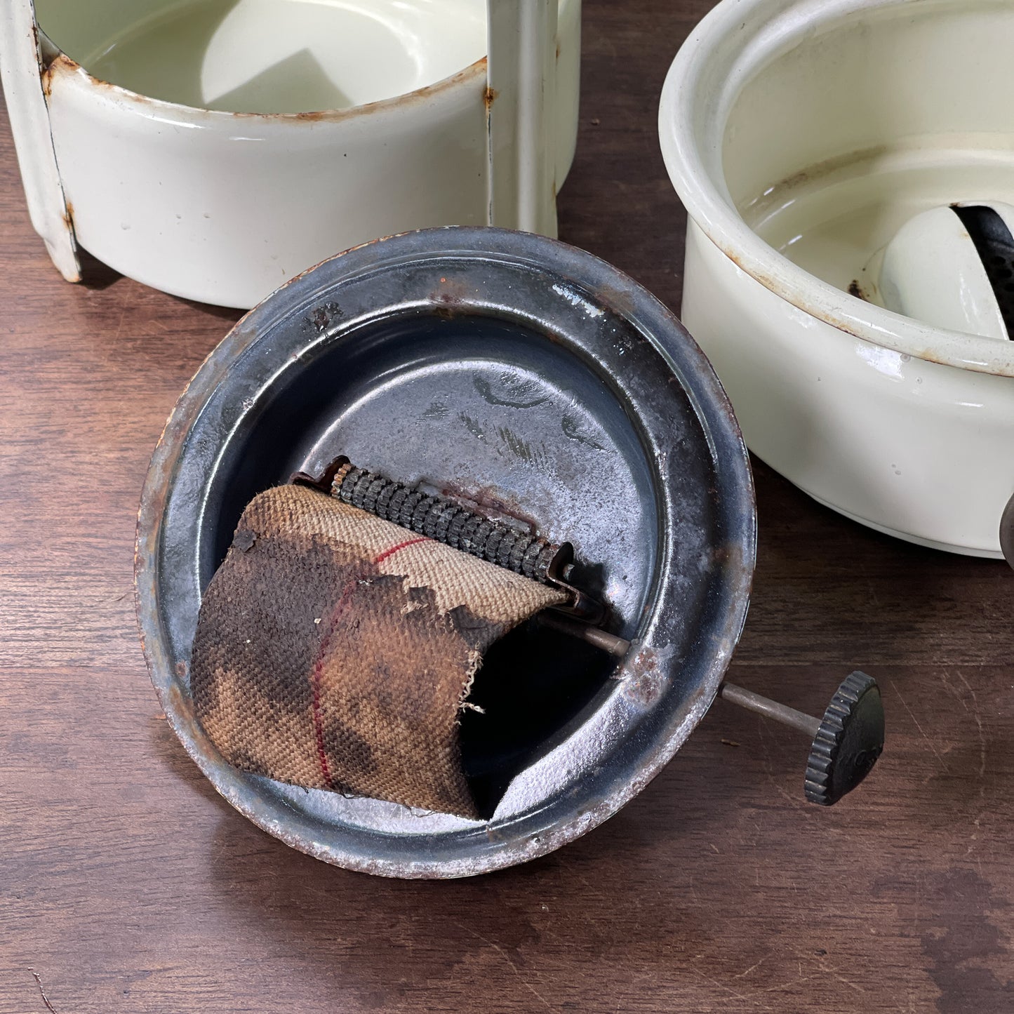 Becon Petroleumstel The Collectionist