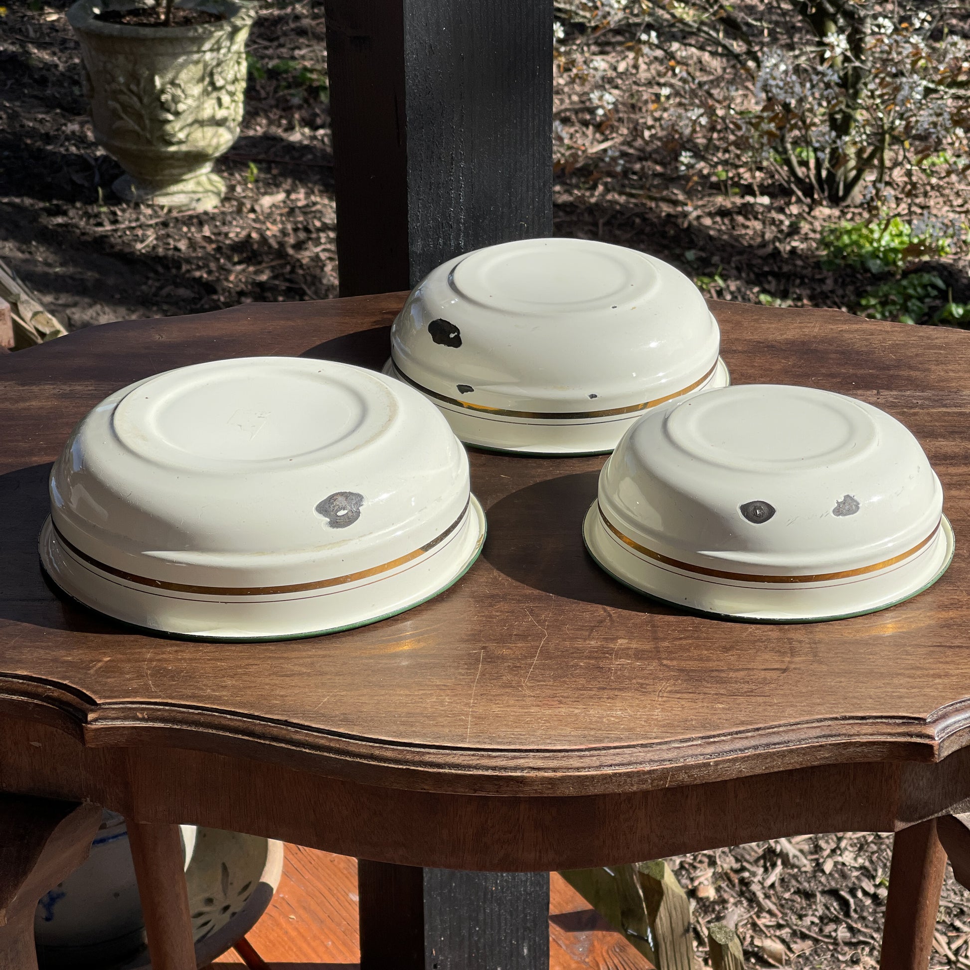 Set Van Drie Emaille Schalen - Bamestra Curiosa