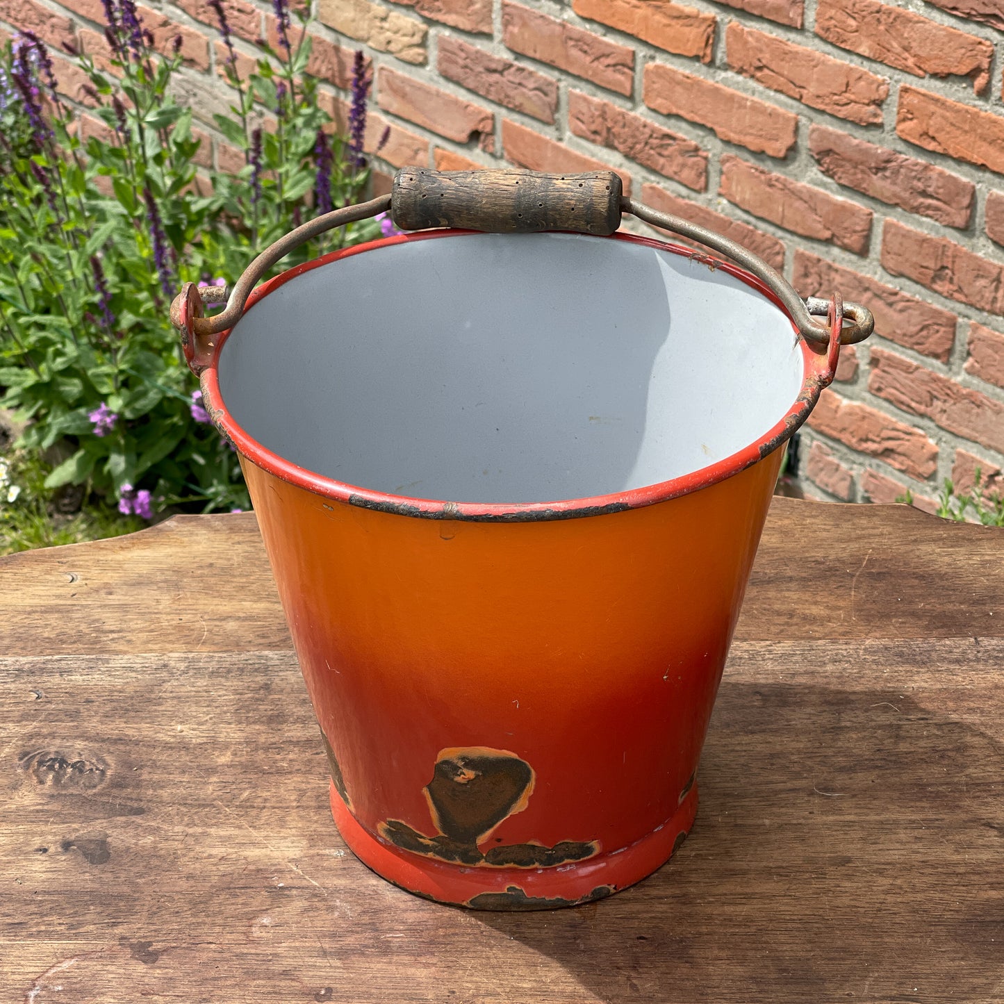 Emaille Emmer The Collectionist