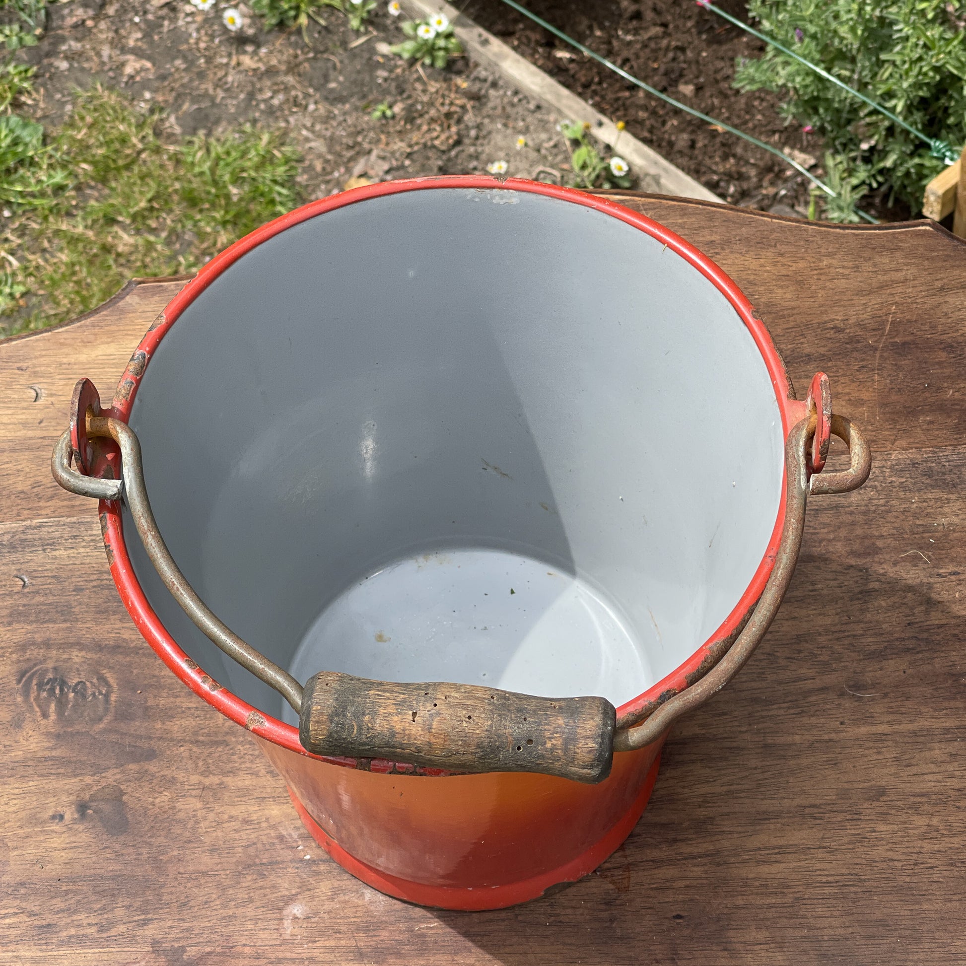 Emaille Emmer The Collectionist