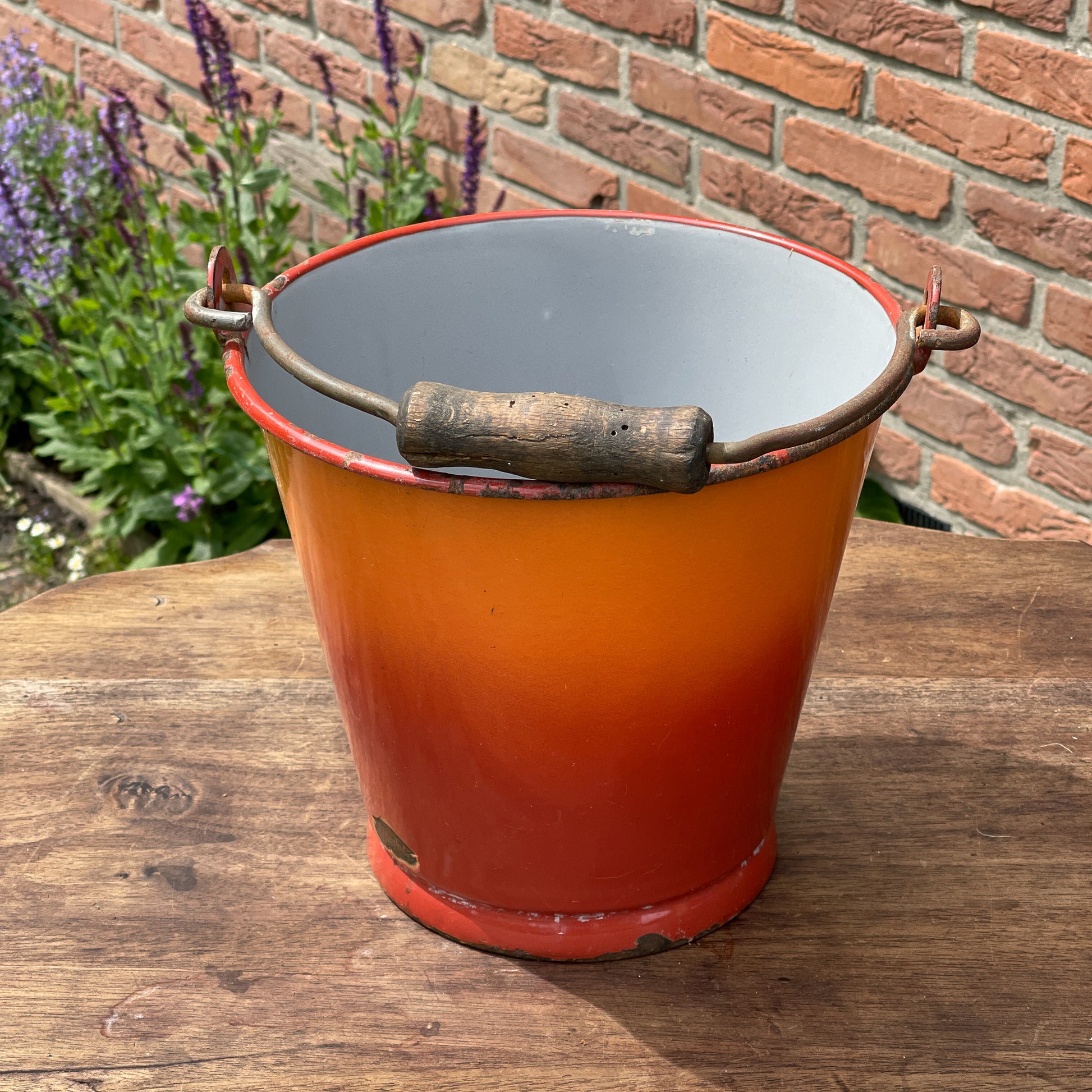 Emaille Emmer The Collectionist