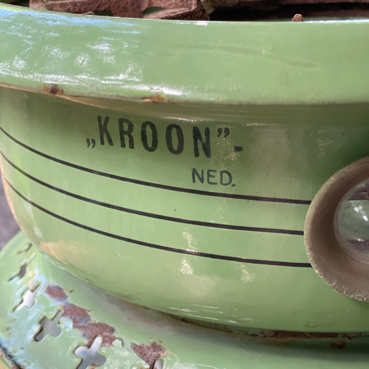 4 Pits Petroleumstel Kroon Nederlandse Emaille Fabriek The Collectionist