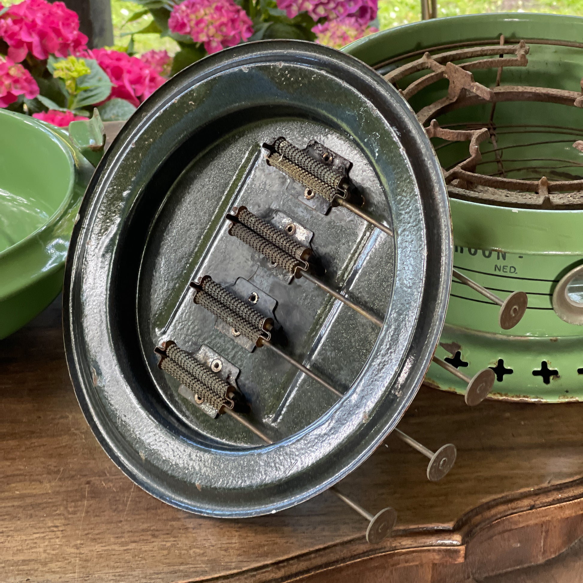 4 Pits Petroleumstel Kroon Nederlandse Emaille Fabriek The Collectionist