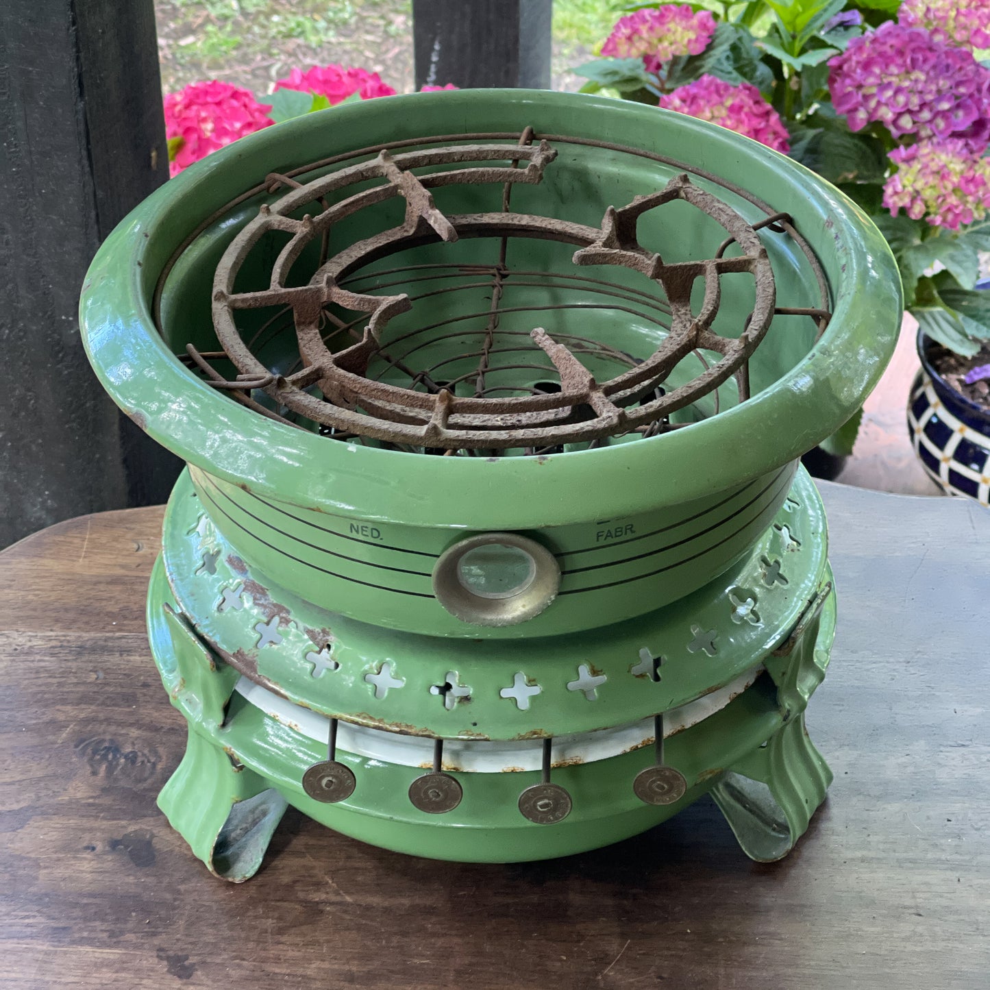 4 Pits Petroleumstel Kroon Nederlandse Emaille Fabriek The Collectionist