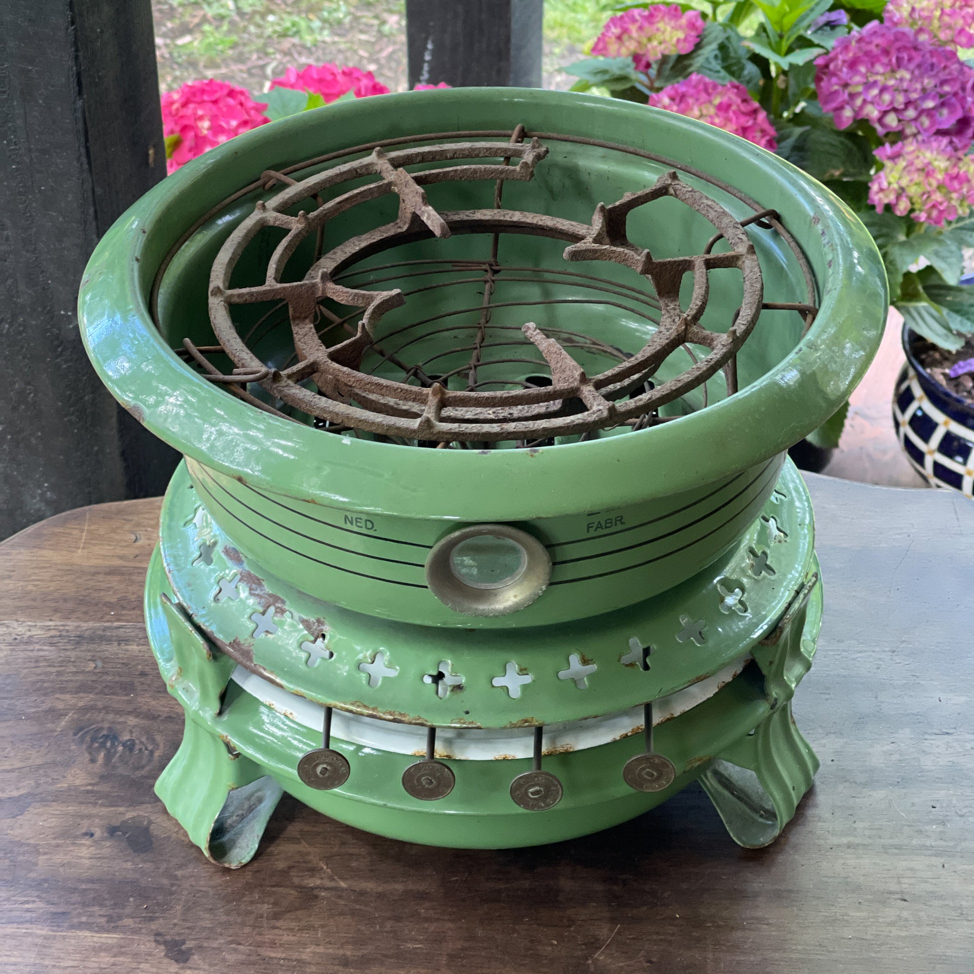 4 Pits Petroleumstel Kroon Nederlandse Emaille Fabriek The Collectionist