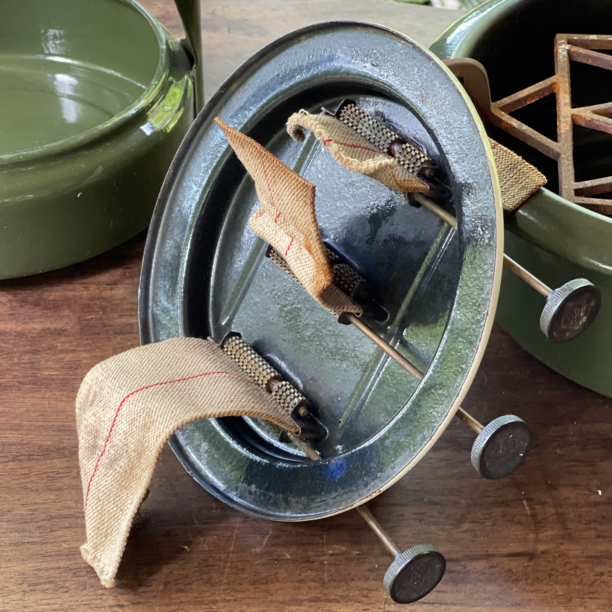 3 Pits Petroleumstel The Collectionist